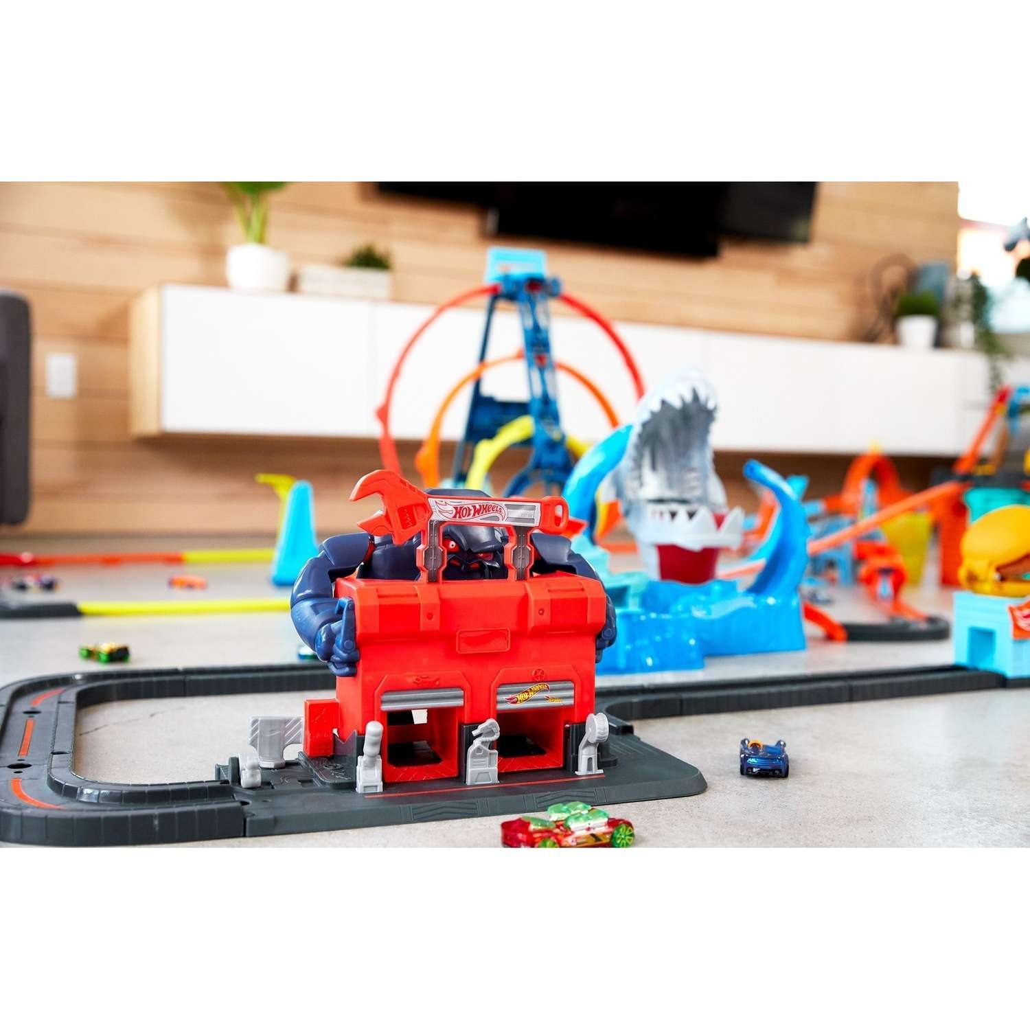 Трек Hot Wheels Атака гориллы FNB05 - фото 10