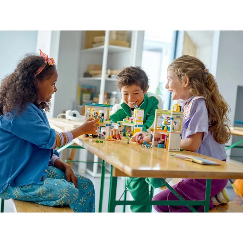 Конструктор LEGO Friends Школа Хартлейк-Сити 985 дет. - фото 10