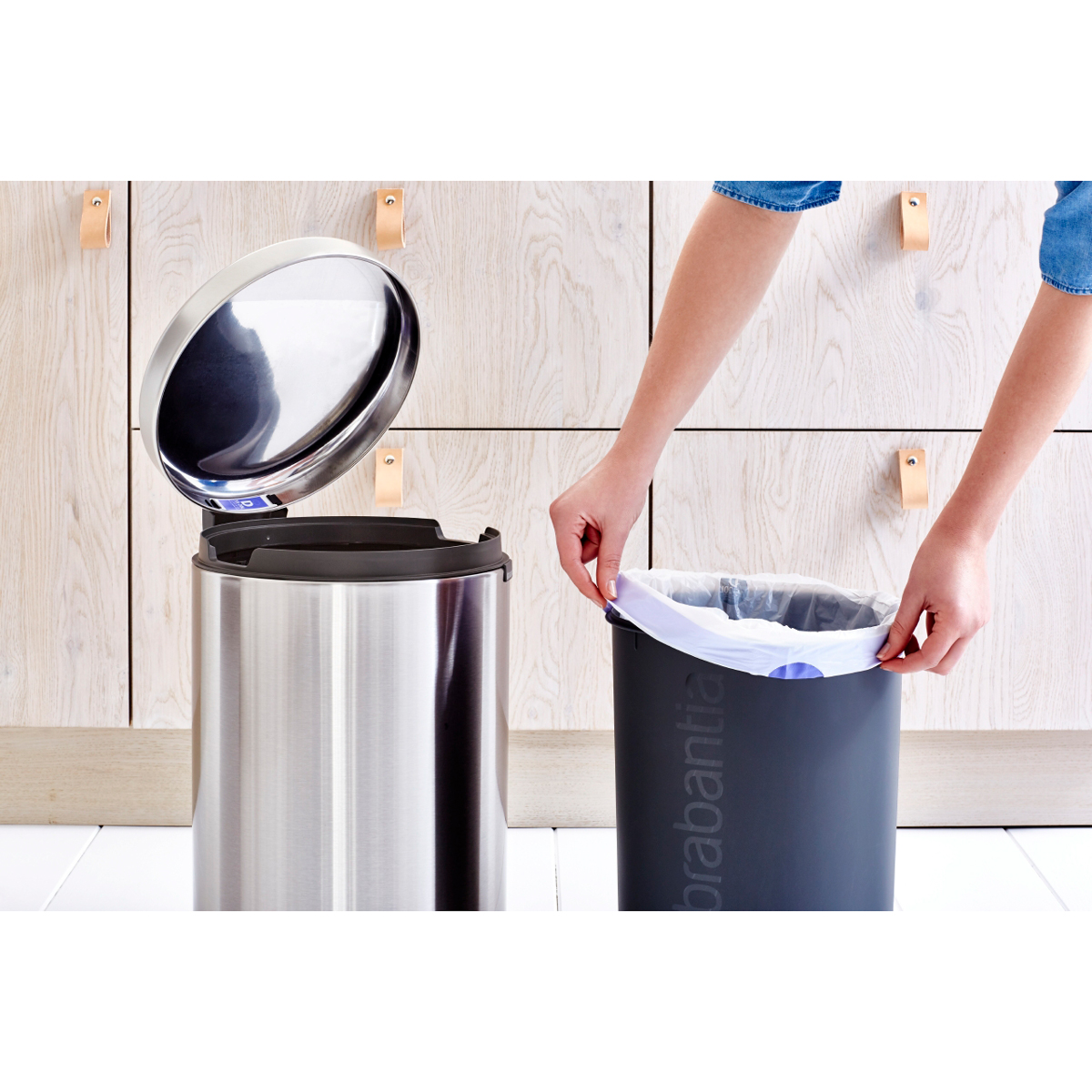 Бак мусорный Brabantia NewIcon с педалью стальной матовый FPP 20л 111907 - фото 5