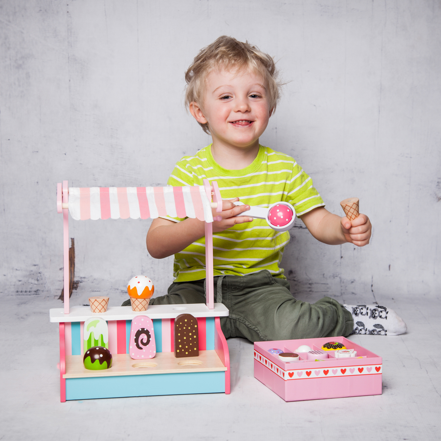 Игровой набор New Classic Toys продукты, прилавок - фото 11