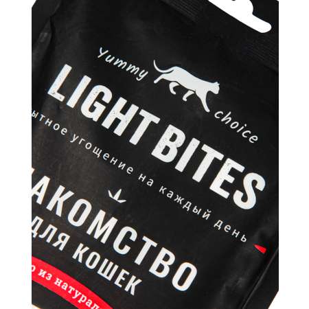 Лакомство для кошек LIGHT BITES 40г мини-колбаски с пюре с курицей и желтком