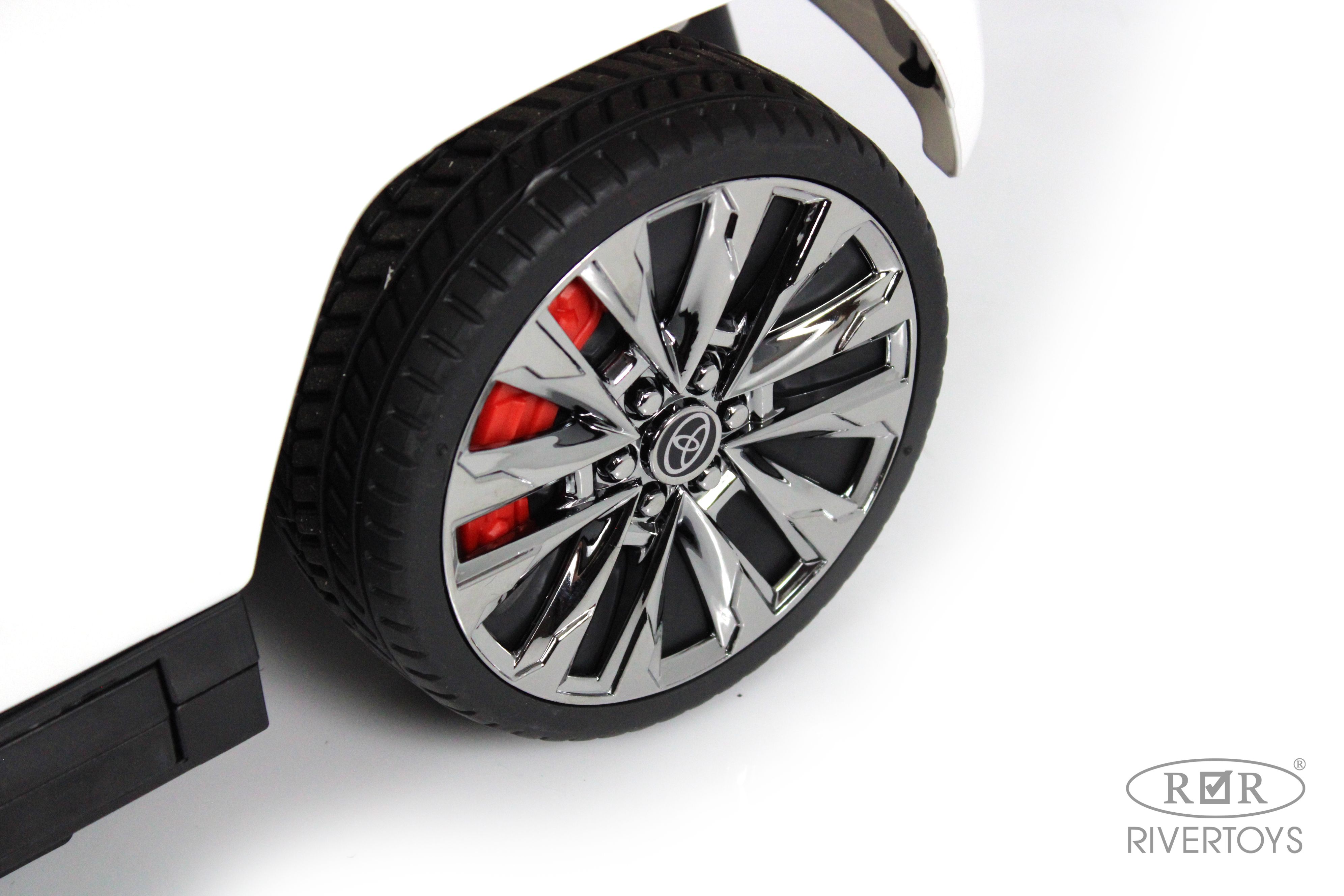 Электромобиль RIVERTOYS Toyota Z002ZZ-A-WHITE С пультом ДУ - фото 14