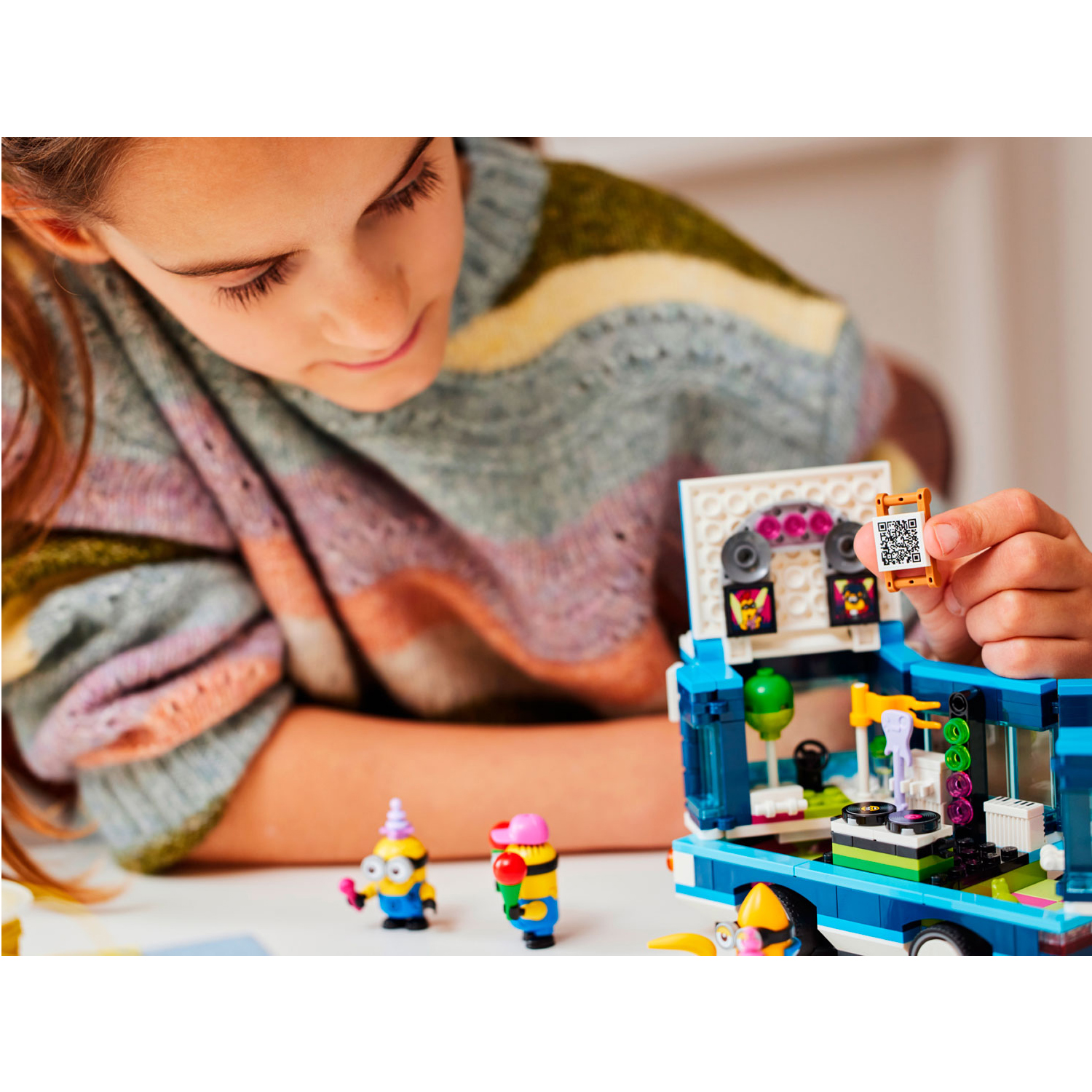 Конструктор LEGO Minions Автобус вечеринки миньонов 379 дет. - фото 6