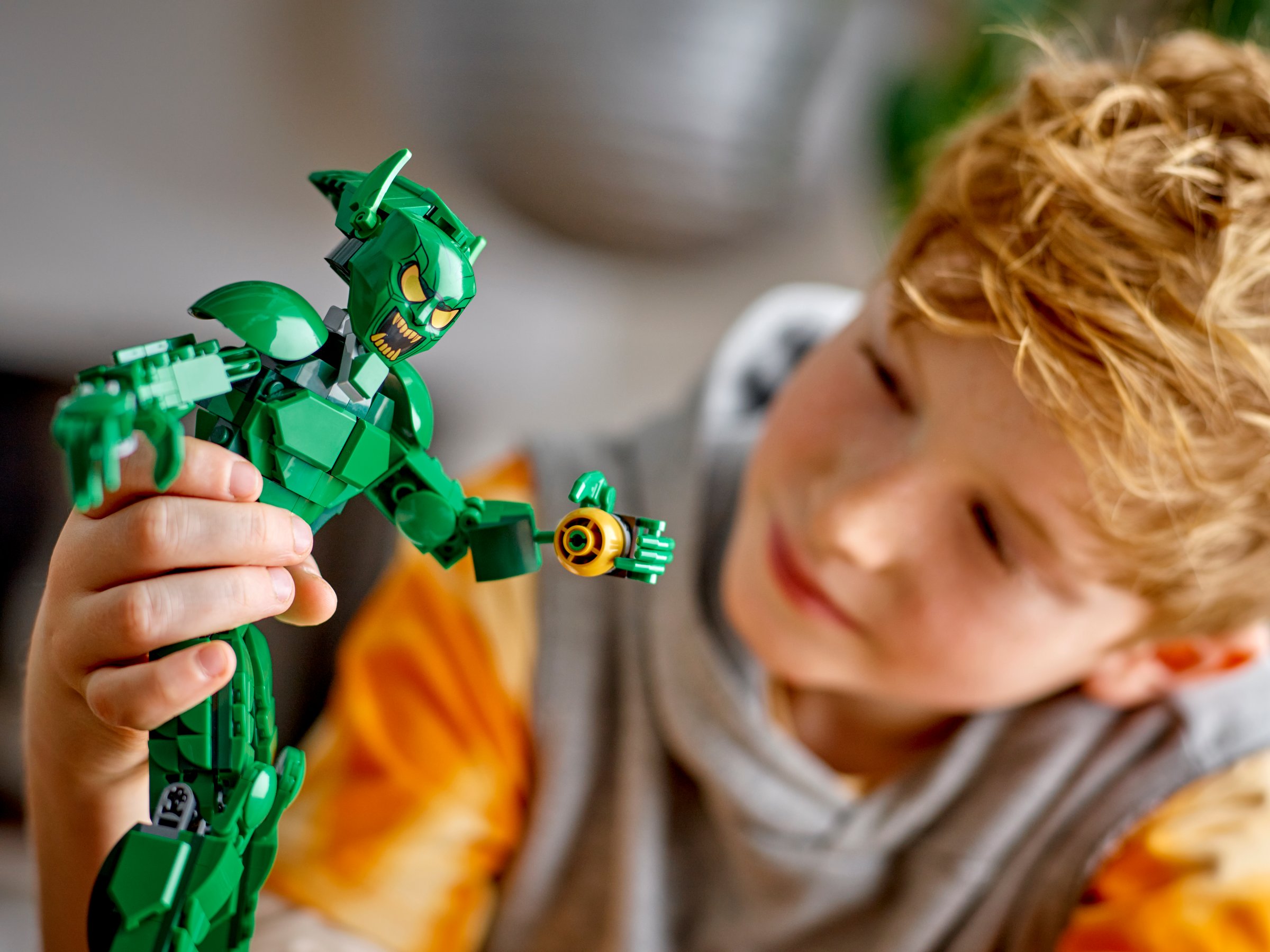 Конструктор LEGO Marvel Super Heroes Green Goblin Figure 471 дет. - фото 3