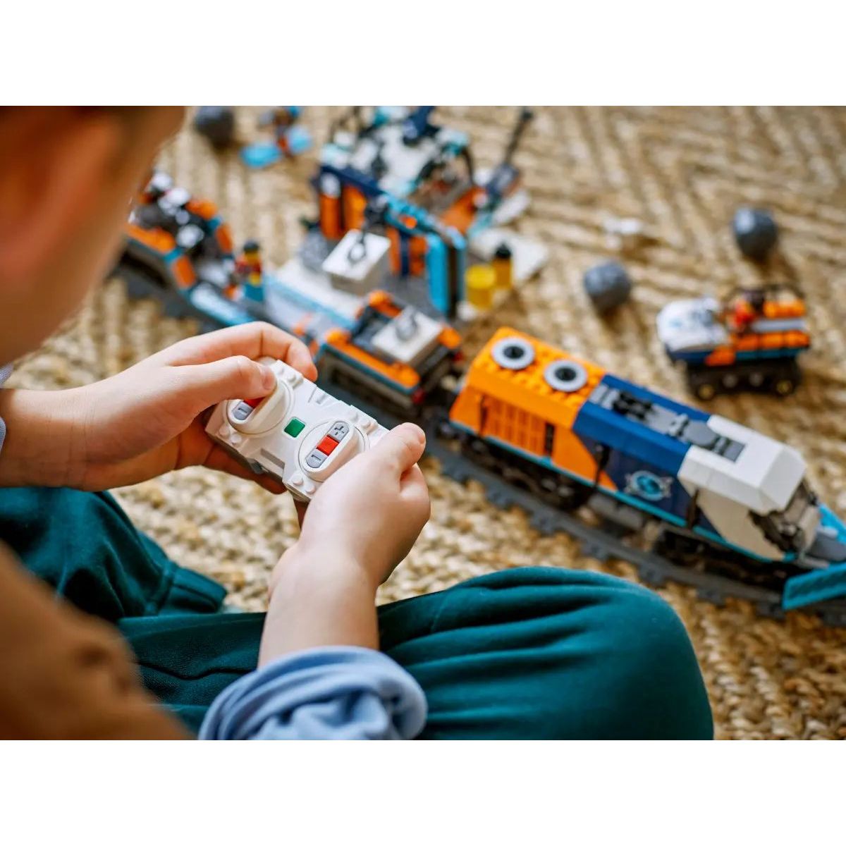 Конструктор LEGO City Полярный экспресс 1517 дет. - фото 8