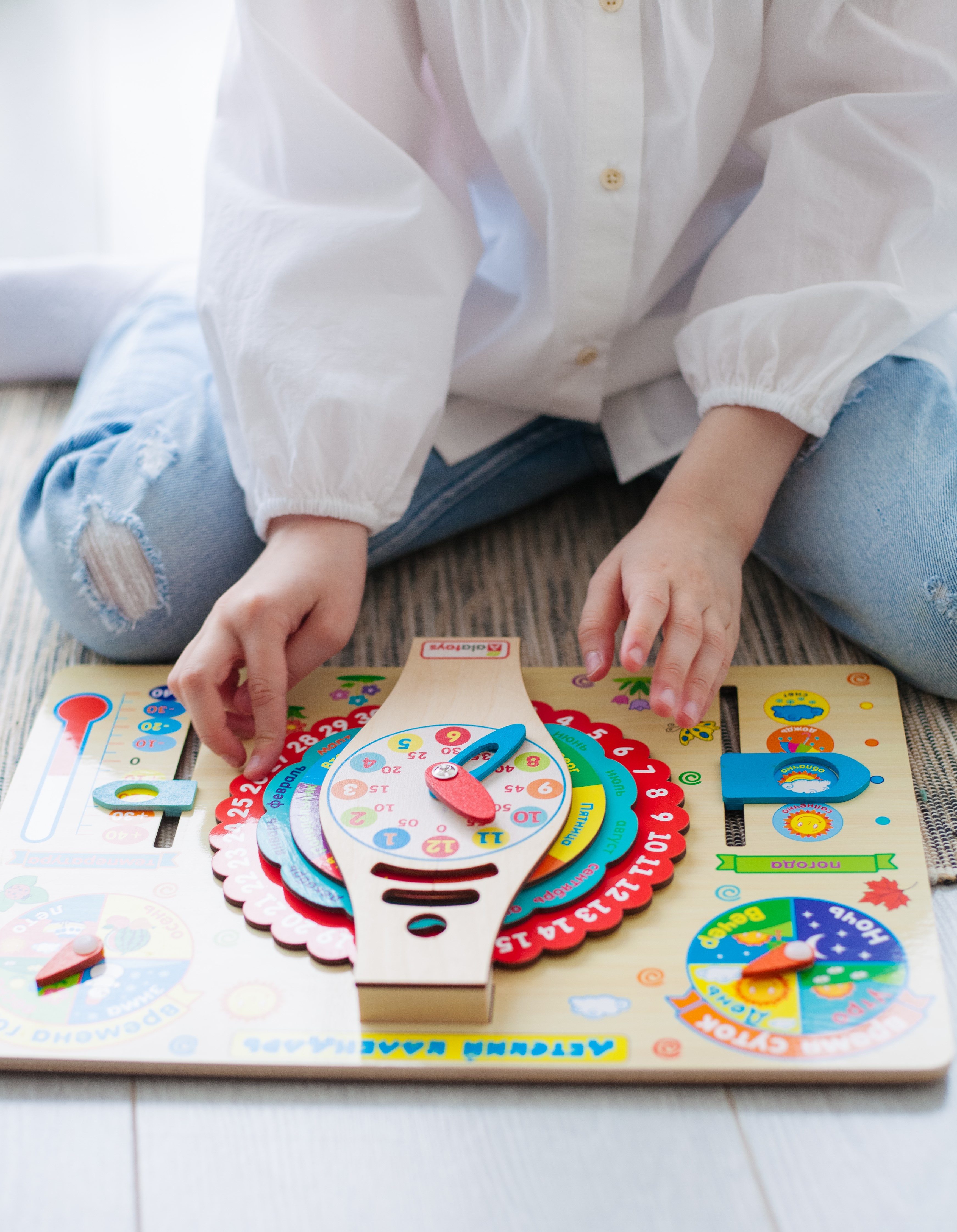 Игрушка Alatoys бизиборд Календарь и Часики - фото 14