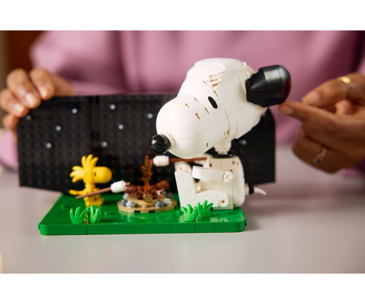 Конструктор LEGO Ideas Собачья будка Снупи 964 дет. - фото 13