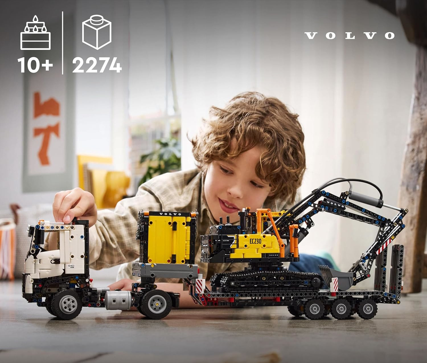 Конструктор LEGO Technic Volvo FMX и EC230 Electric 2274 дет. - фото 9