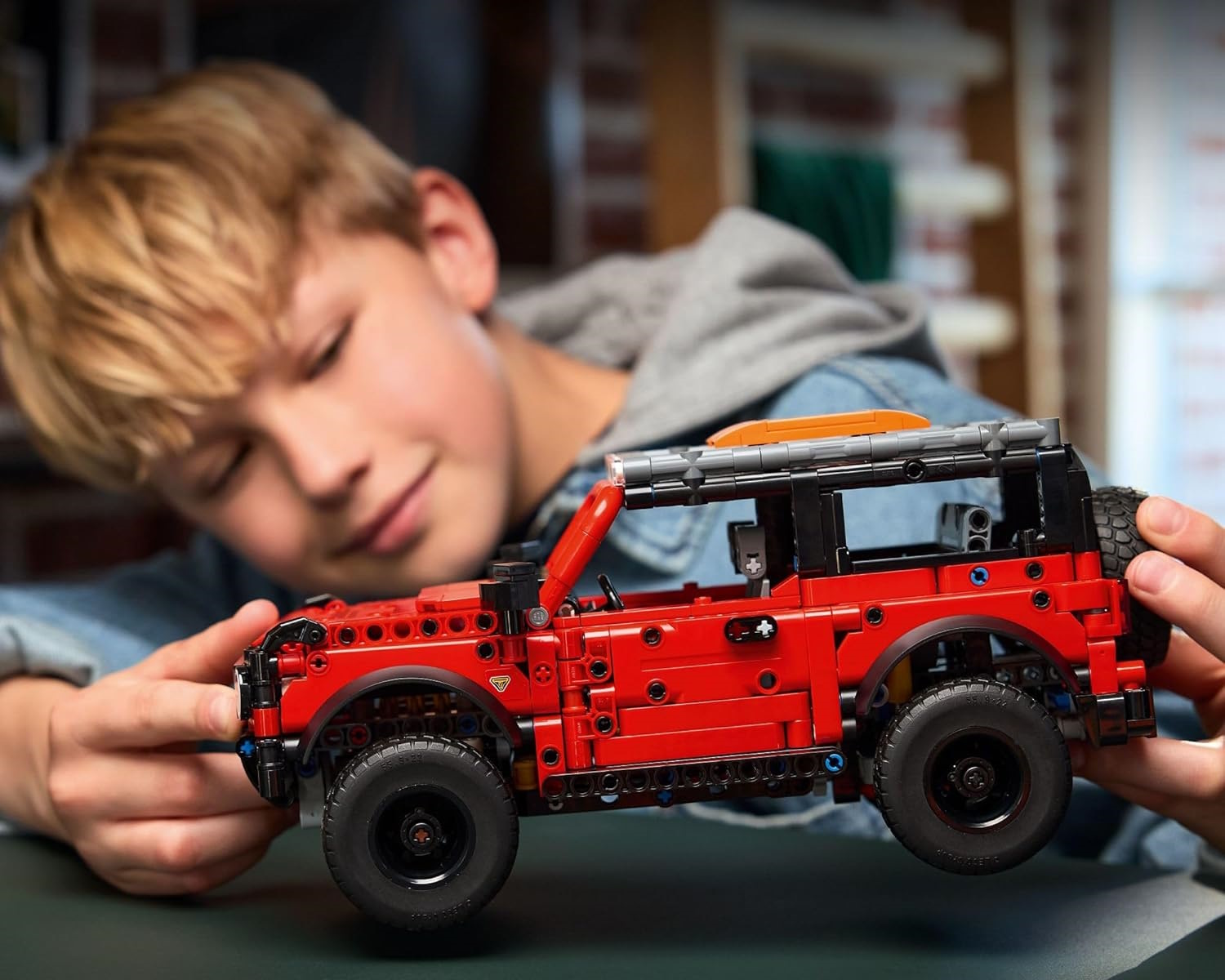 Конструктор LEGO Technic Ford Bronco SUV 943 дет. - фото 6