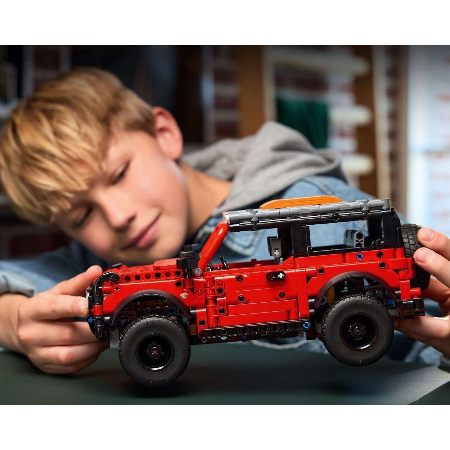 Конструктор LEGO Technic Ford Bronco SUV 943 дет. - фото 6