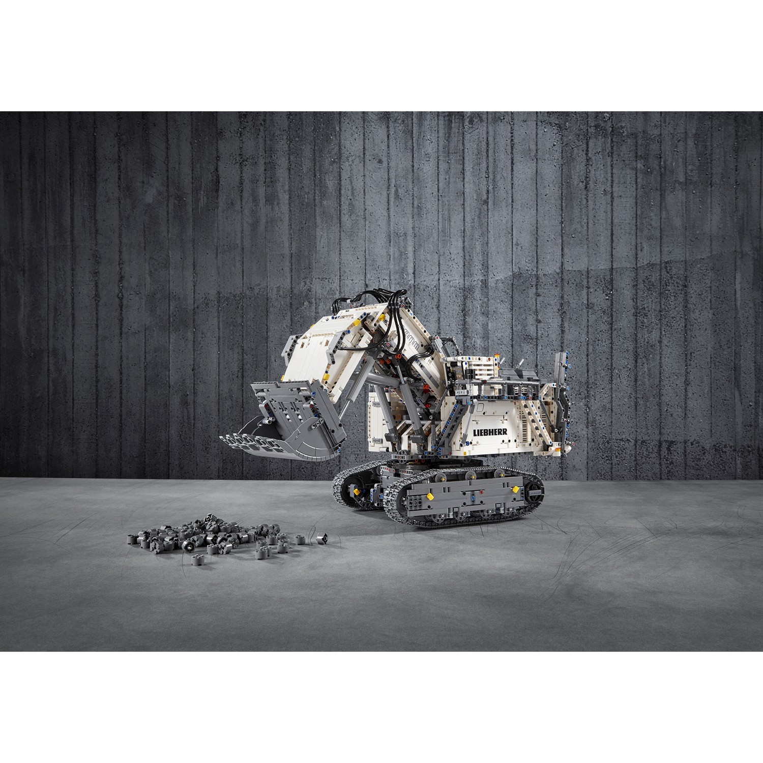 Конструктор LEGO Technic Экскаватор Liebherr R блочный - фото 8