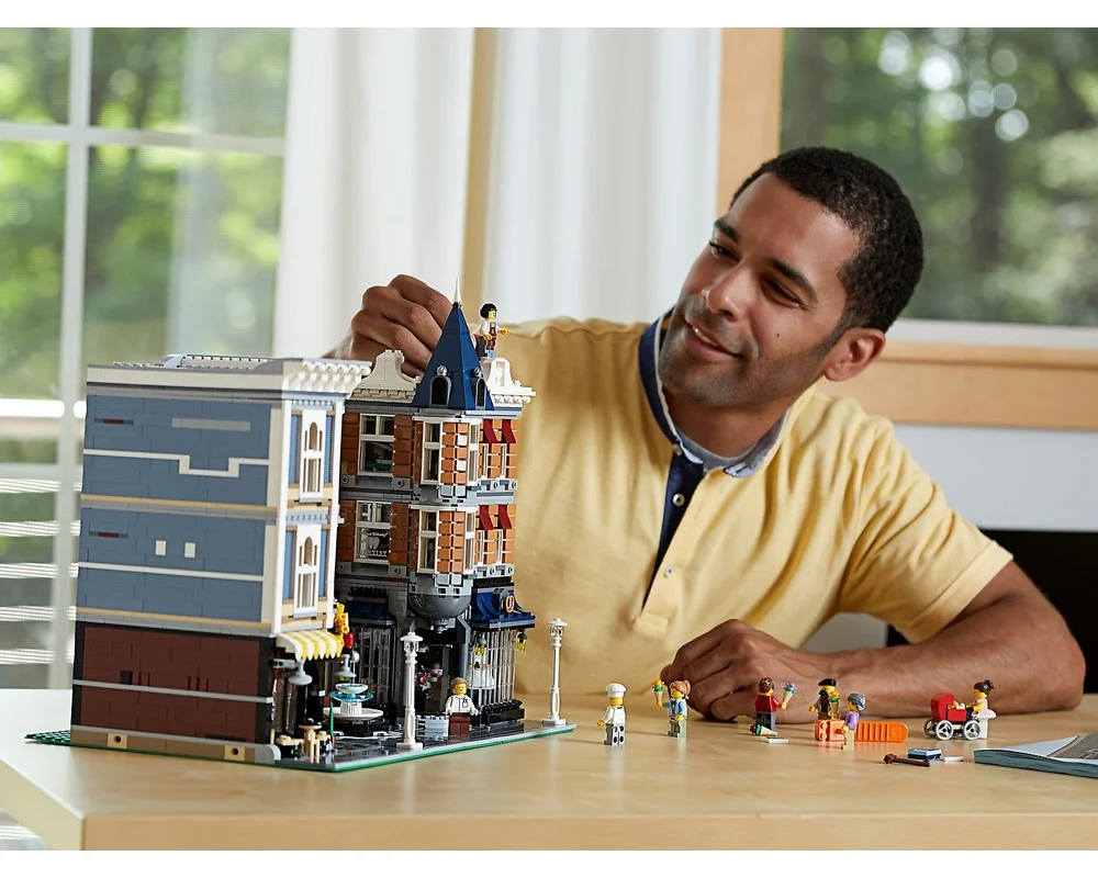 Конструктор LEGO Creator Expert 10255 3966 дет. - фото 7