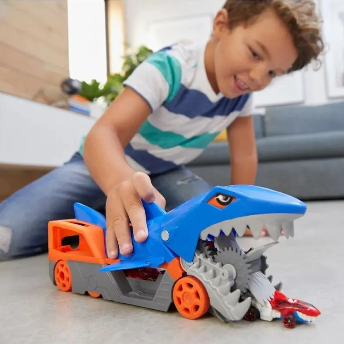 Грузовик Hot Wheels Голодная акула GVG36 - фото 13
