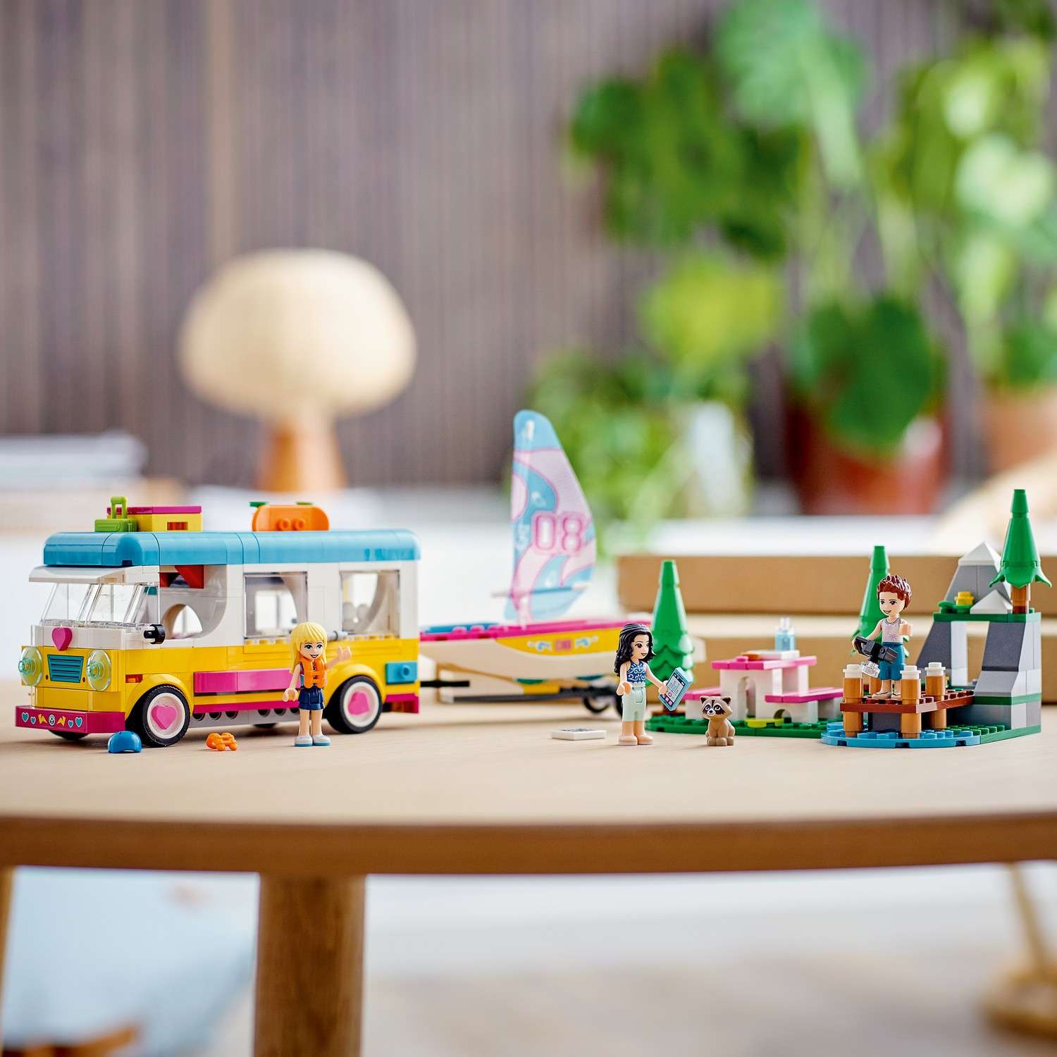 Конструктор LEGO Friends Лесной дом на колесах и лодка блочный - фото 7
