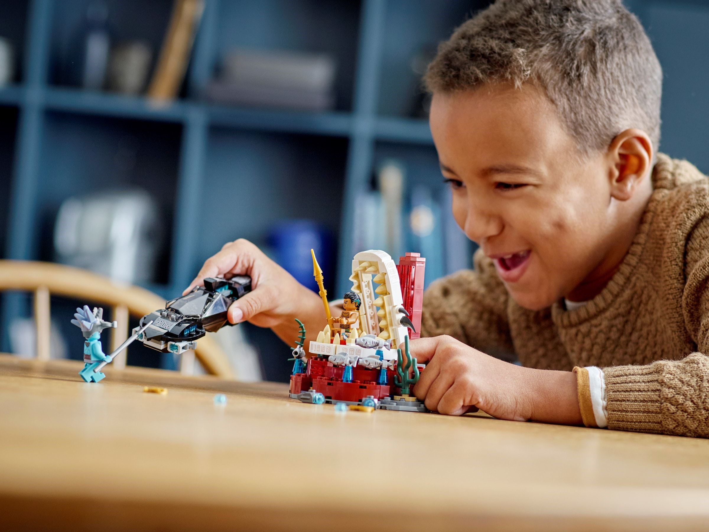 Конструктор LEGO Marvel Super Heroes 76213 675 дет. - фото 11
