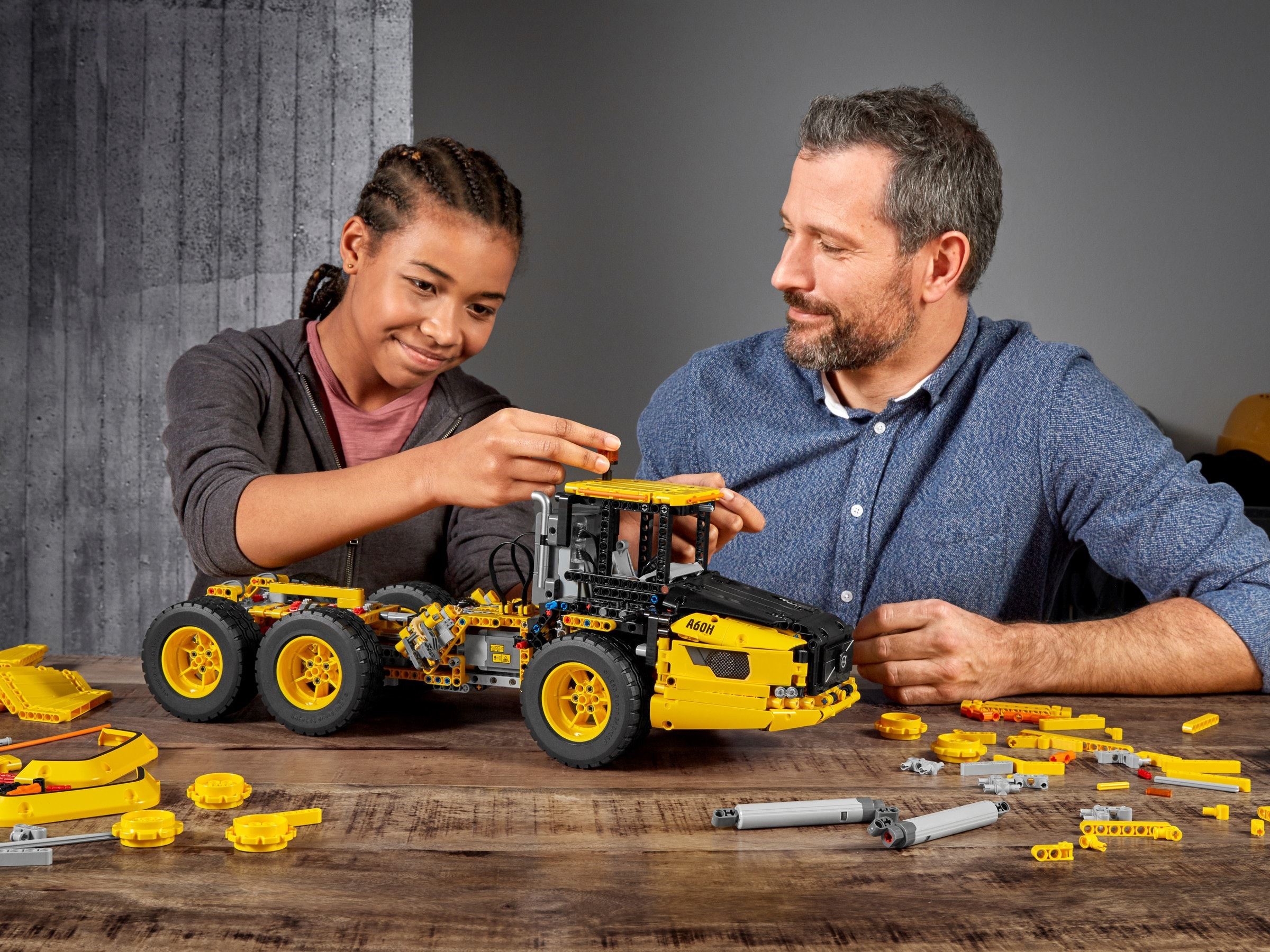 Конструктор LEGO Technic 42114 374 дет. - фото 2