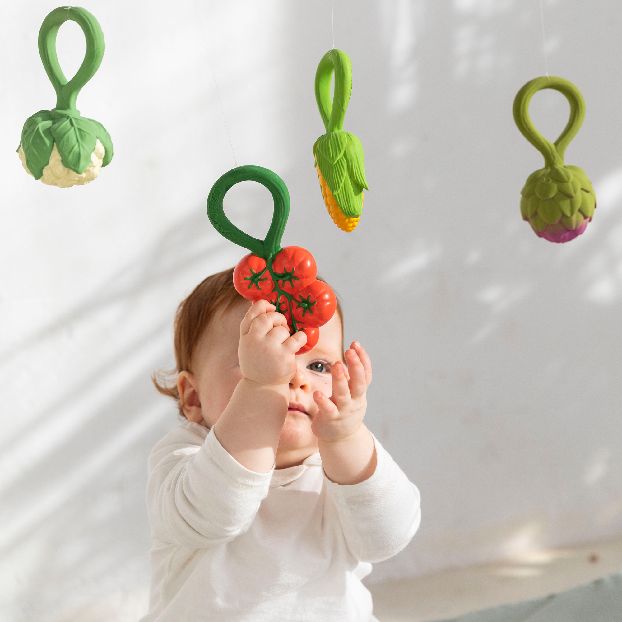 Игрушка OLI and CAROL погремушка Tomato rattle Toy - фото 7