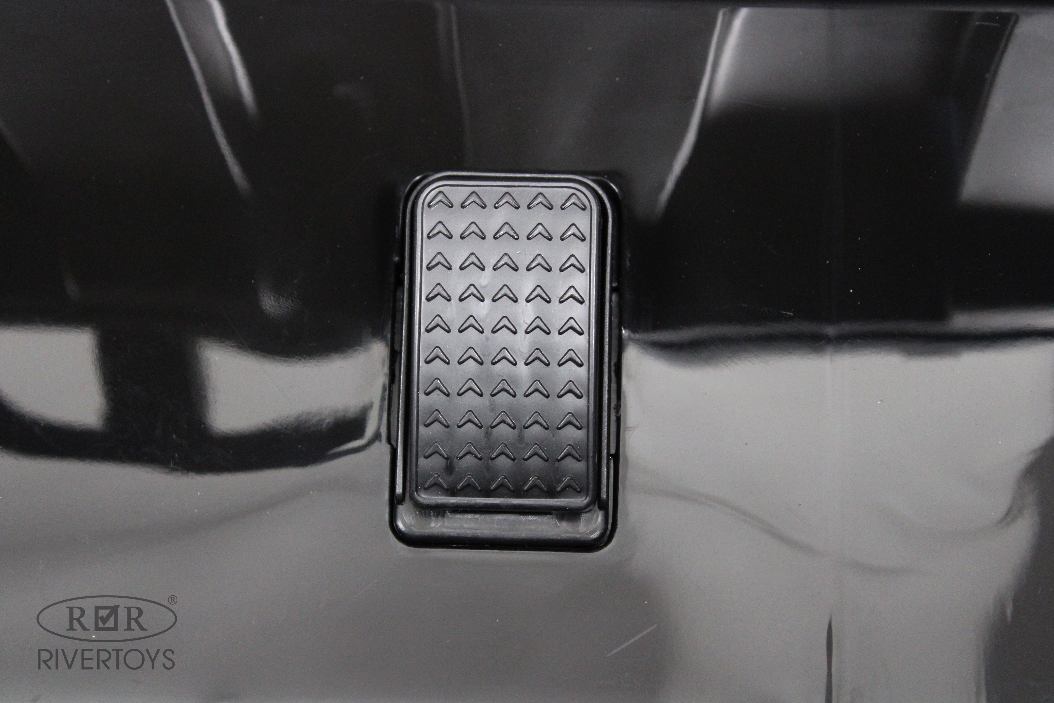 Электромобиль RIVERTOYS A707AA-LUX-NEW-BLUE-SPIDER С пультом ДУ - фото 24