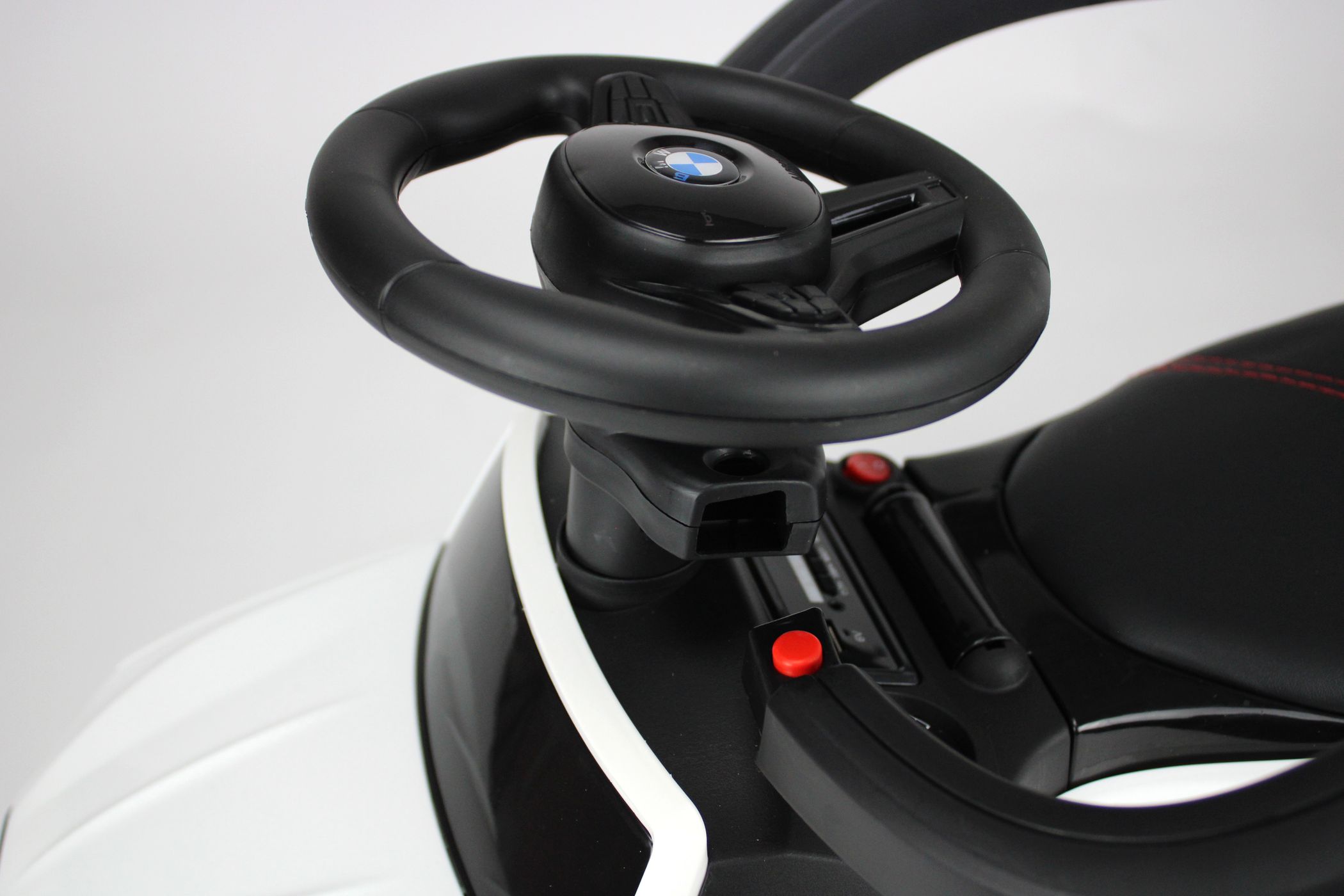 Электромобиль RIVERTOYS BMW A999MP-H-WHITE - фото 12