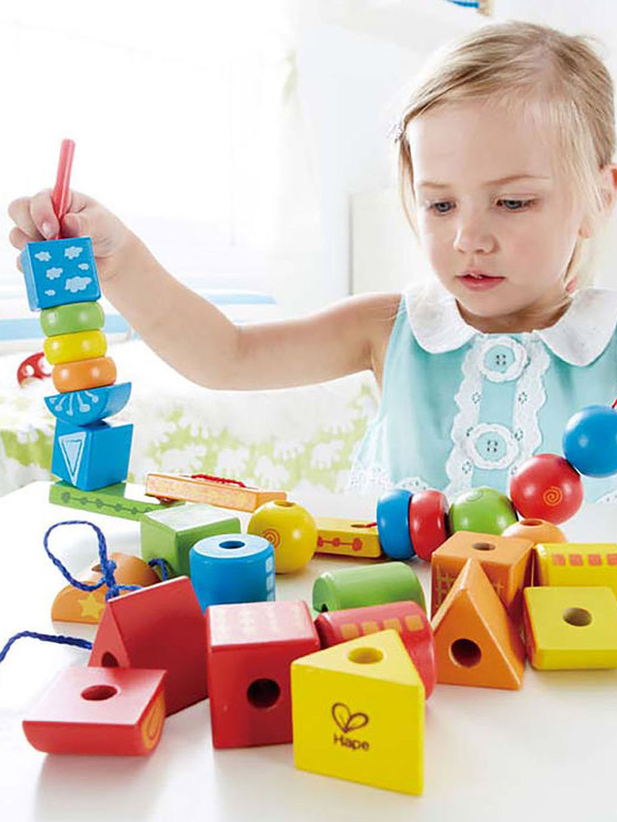 Игрушка Hape шнуровка Бусы шнуровка - фото 3