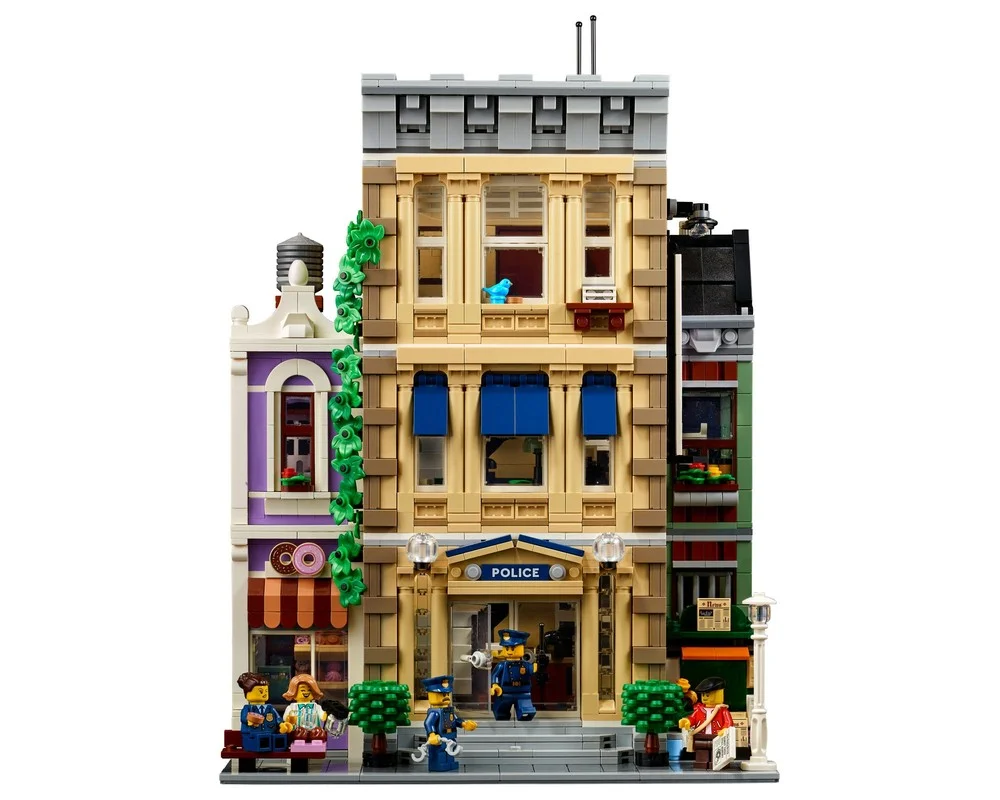 Конструктор LEGO Creator Expert 10278 2903 дет. - фото 5