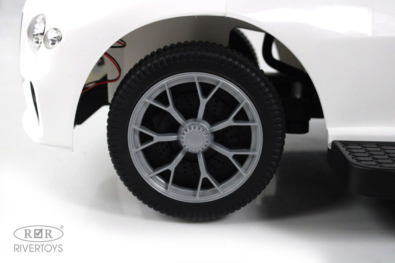 Каталка RIVERTOYS Z005ZZ-T-WHITE белый - фото 10