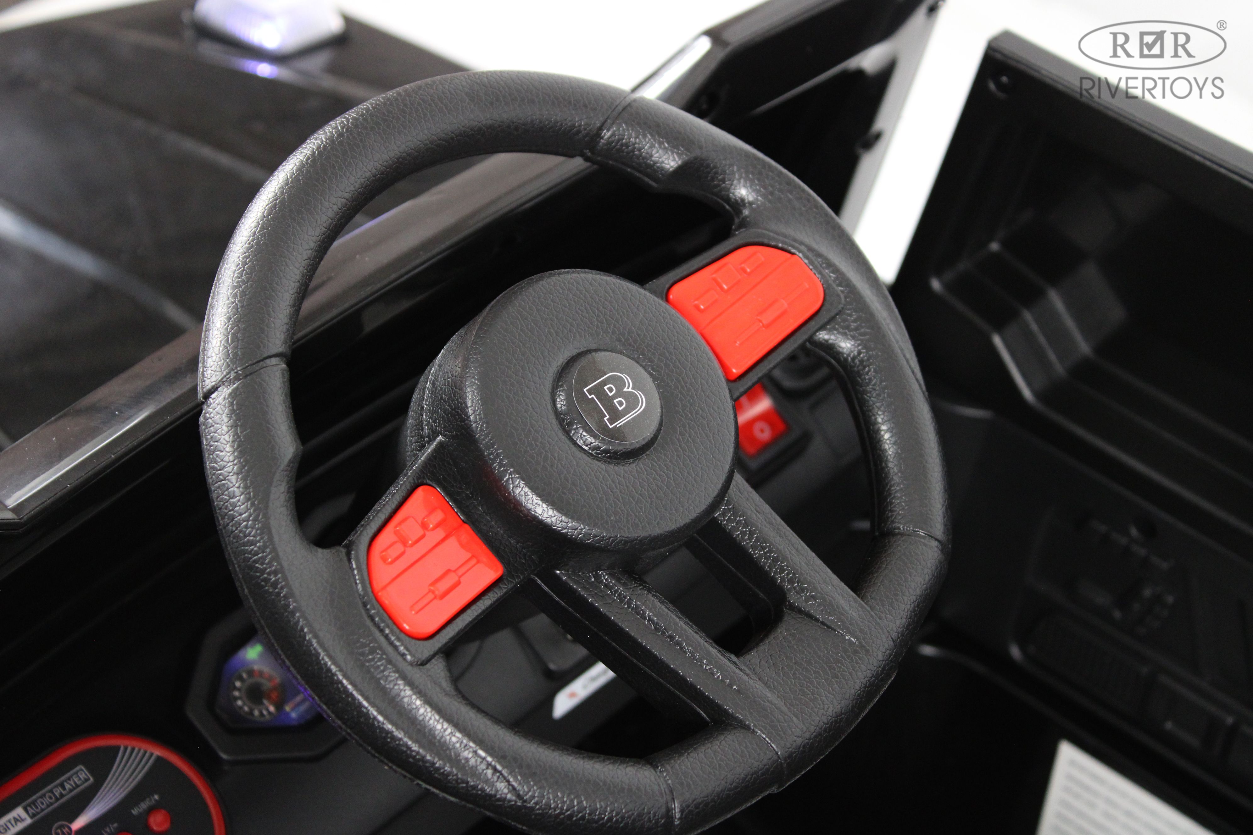 Электромобиль RIVERTOYS Mercedes Z111VO-BLACK С пультом ДУ - фото 19