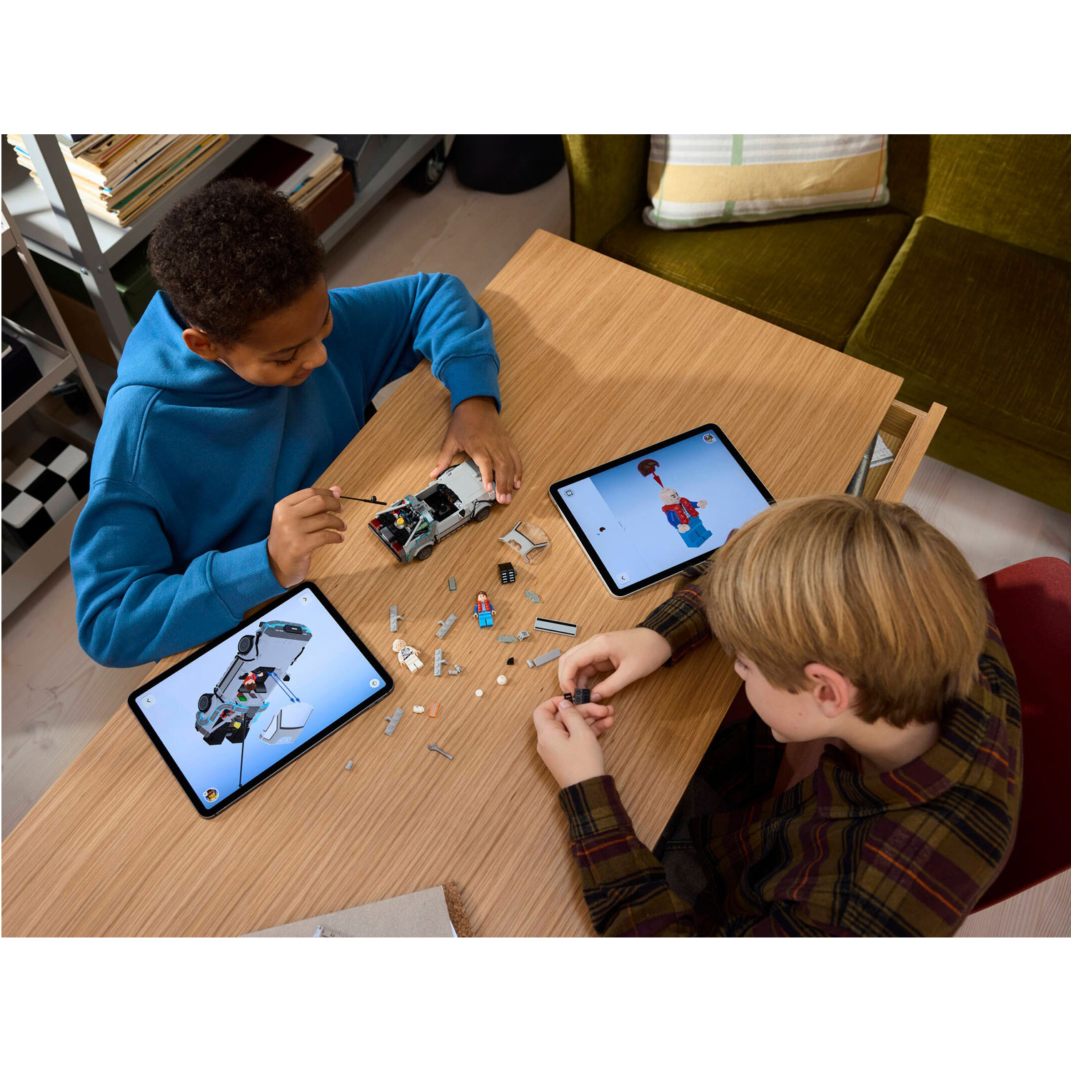 Конструктор LEGO Speed Champions Машина времени 357 дет. - фото 10