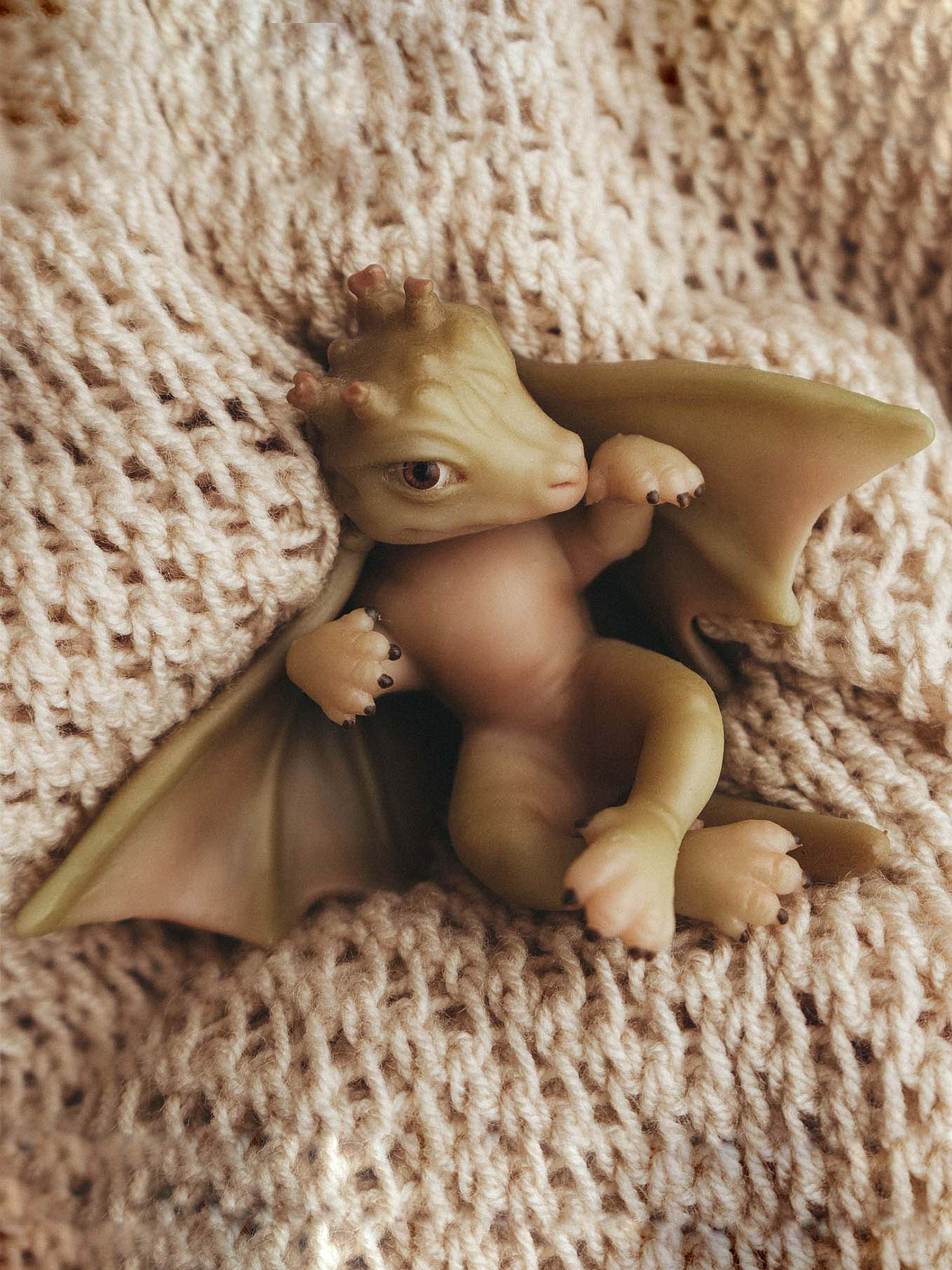 Кукла мини Magic Manufactory Magic history Дракон зеленый высота 12 см 4631170987301 - фото 1