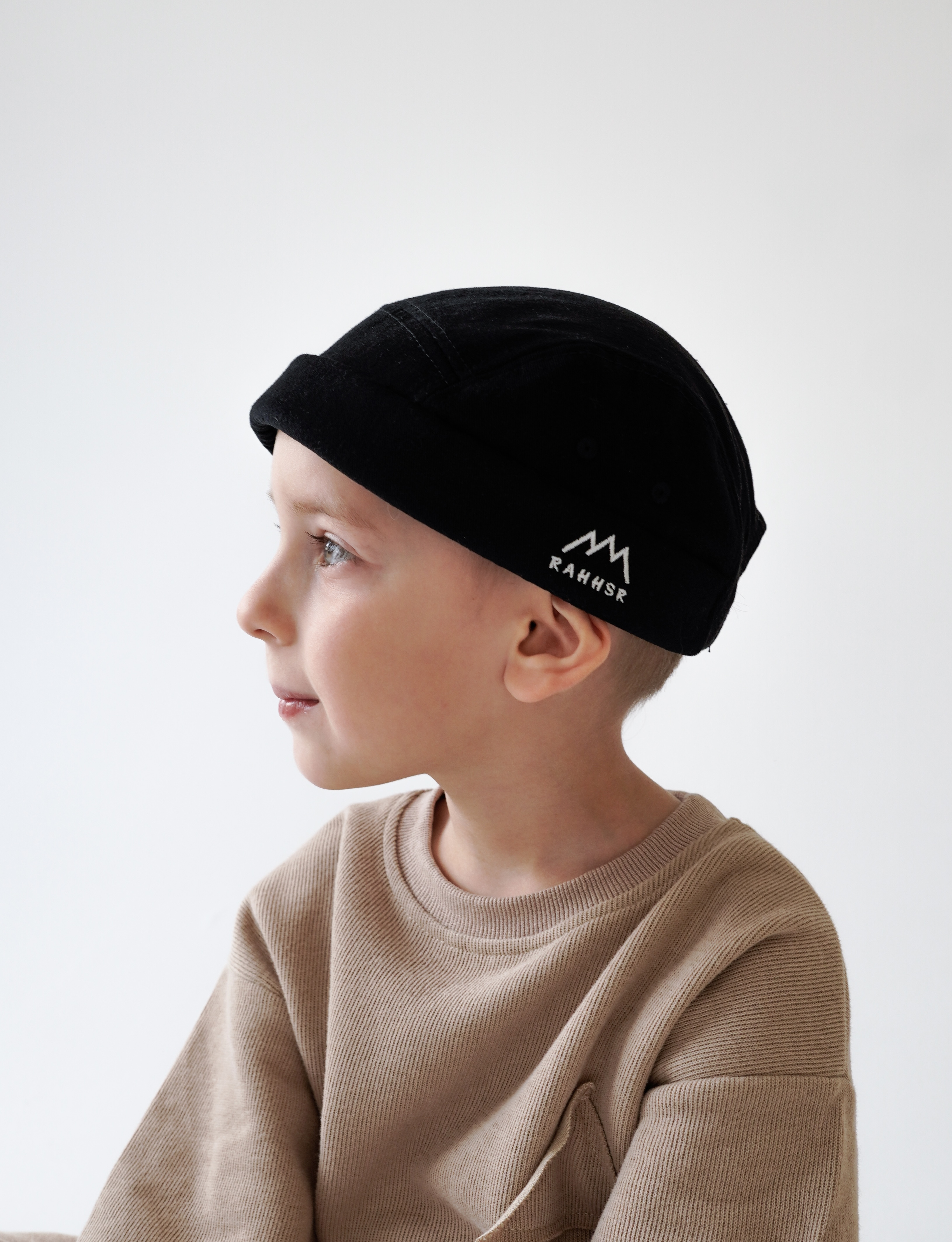 Шапка OZITI KIDS ok010225/черный - фото 1