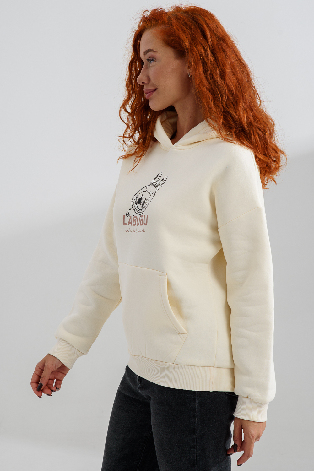 Худи Натали Суслова 8565 молочный+лабубу - фото 8