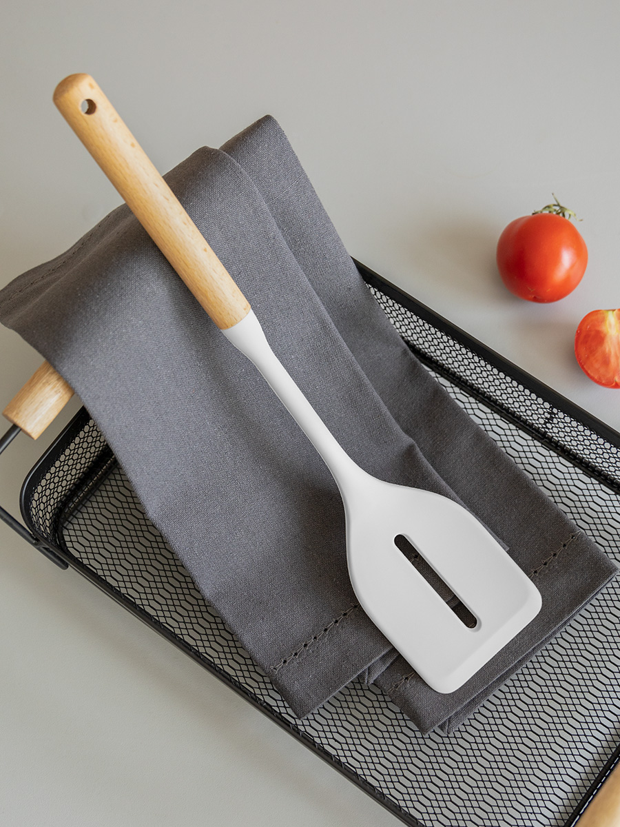 Лопатка кулинарная DeNASTIA Силвуд 33x7x4.4 см силикон бук светло-серый A000351 - фото 4