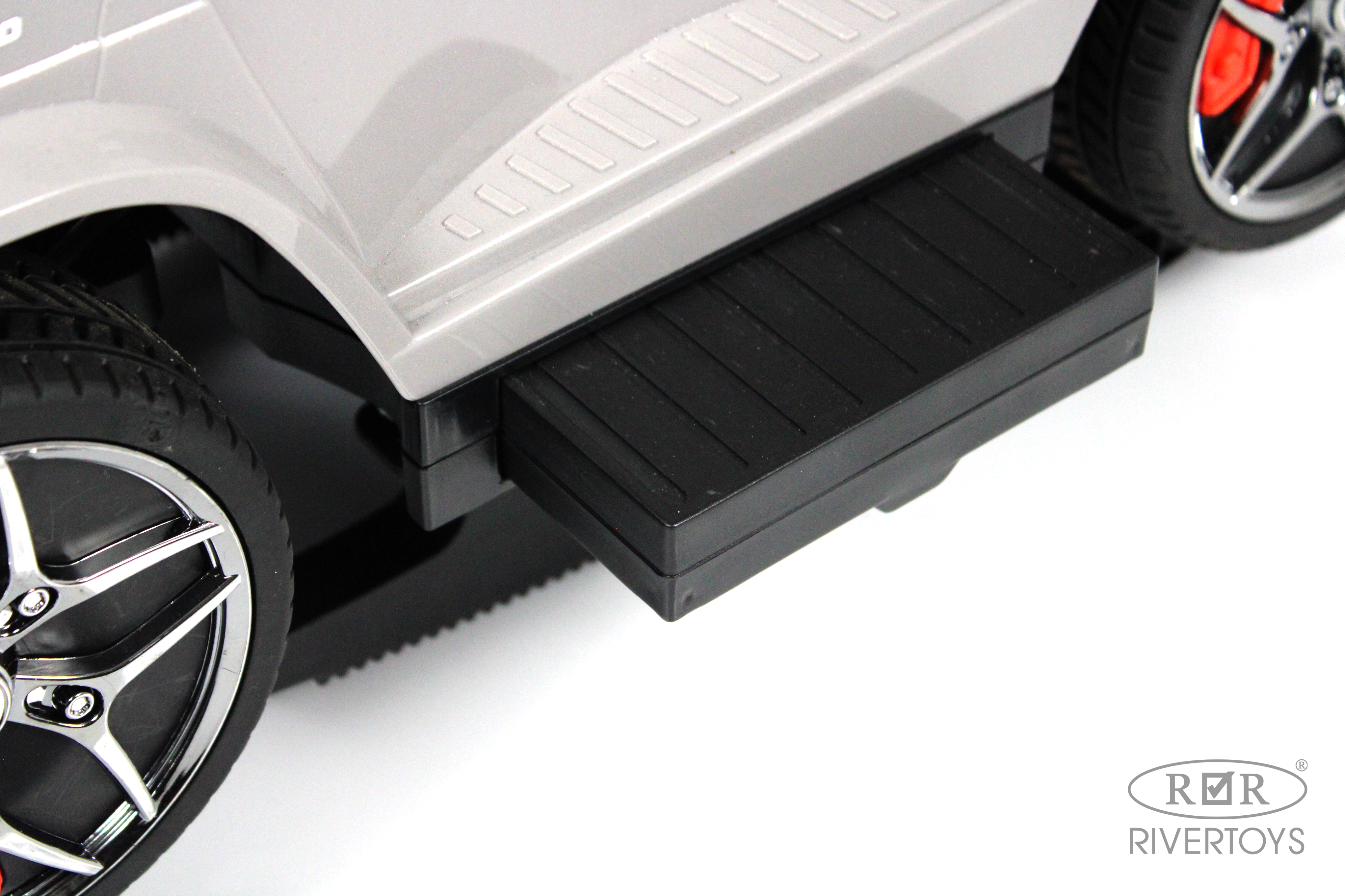 Каталка RIVERTOYS Mercedes-Benz G63 Grey Diamond серый - фото 25