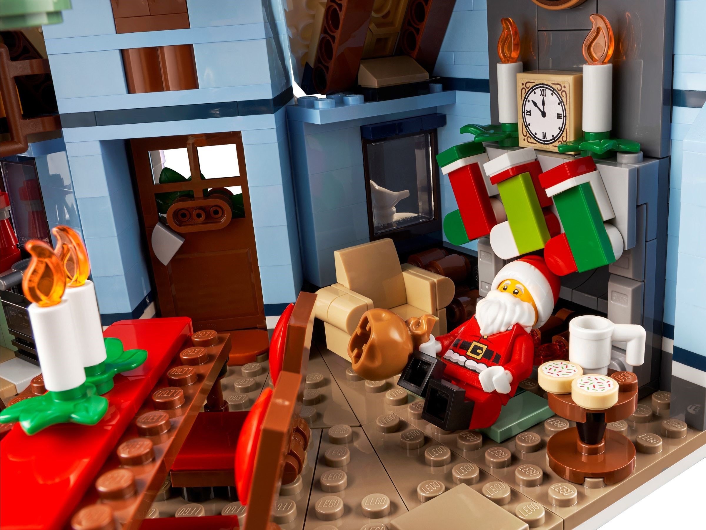 Конструктор LEGO Icons 10293 1445 дет. - фото 13