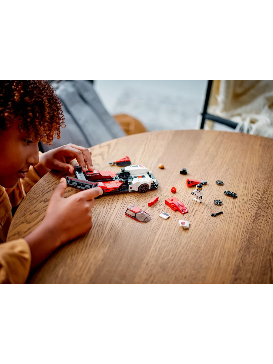 Конструктор LEGO Speed Champions 280 дет. - фото 10