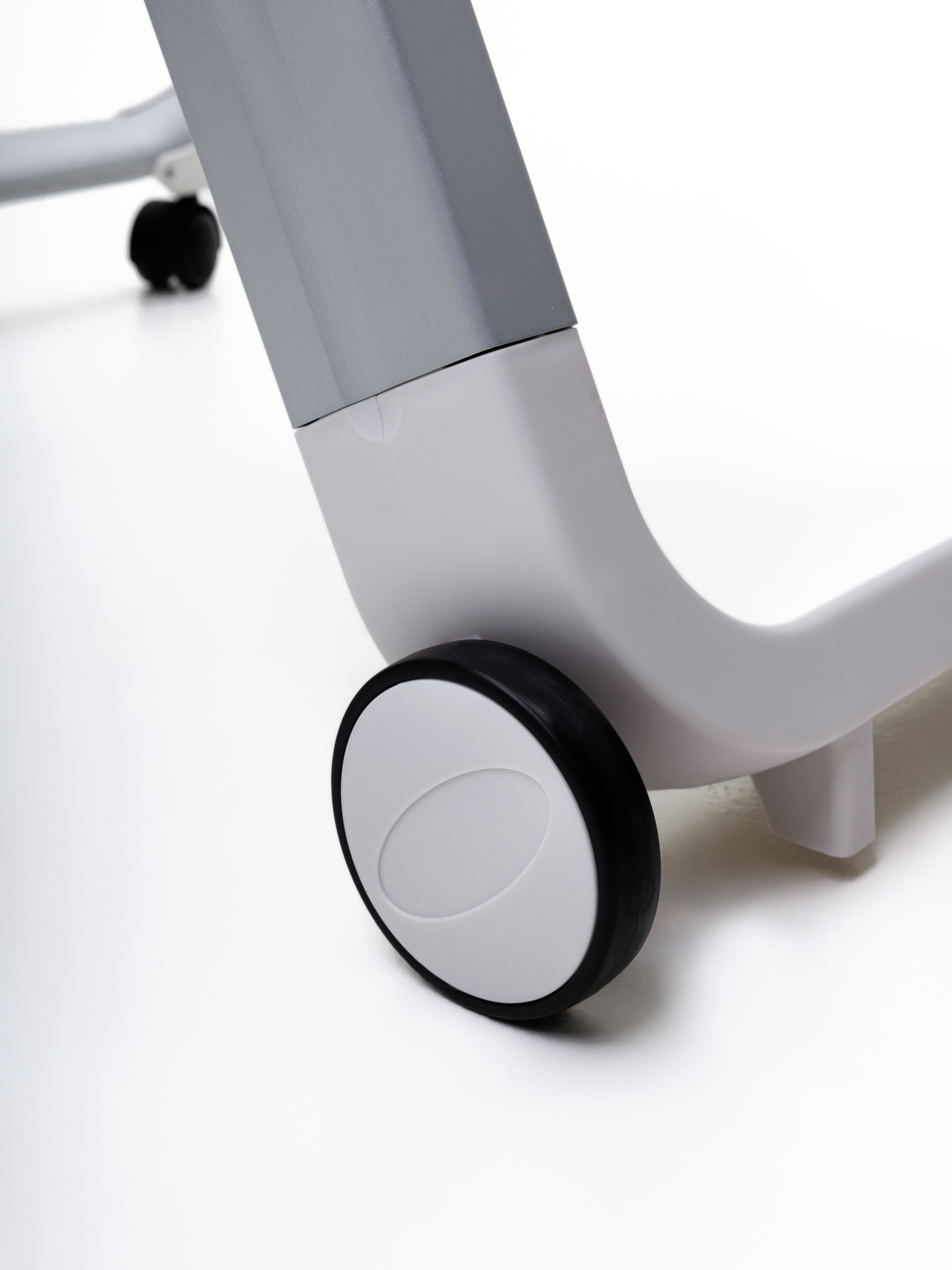 Стульчик для кормления BASSET B2 бежевый - фото 25