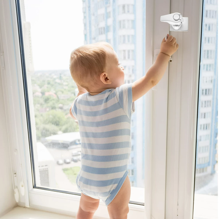 Система безопасности для окна BabyJem 633