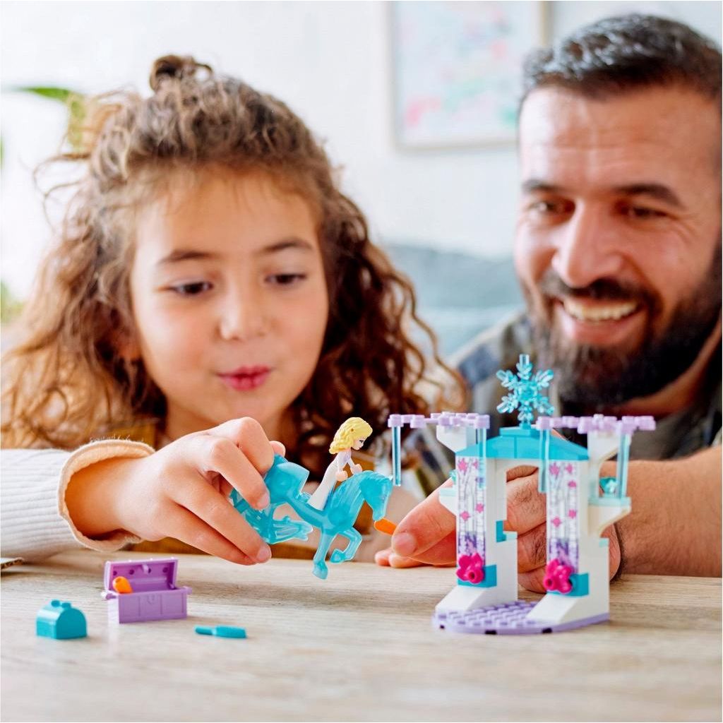 Конструктор LEGO Disney Princess Конюшня Эльзы и Нокка 53 дет. - фото 6