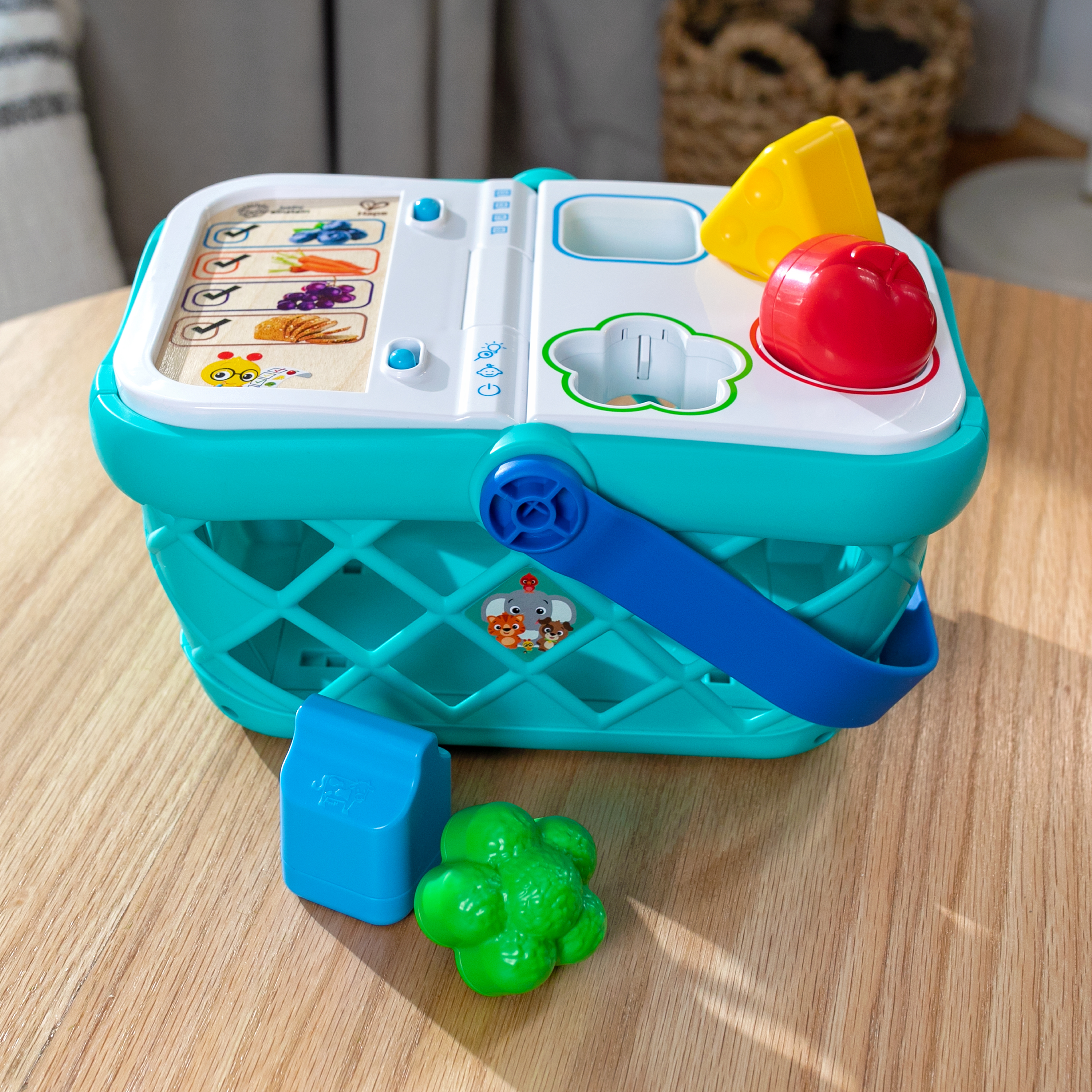 Игровой набор Hape продукты, прилавок, касса, тележки и корзинки - фото 5