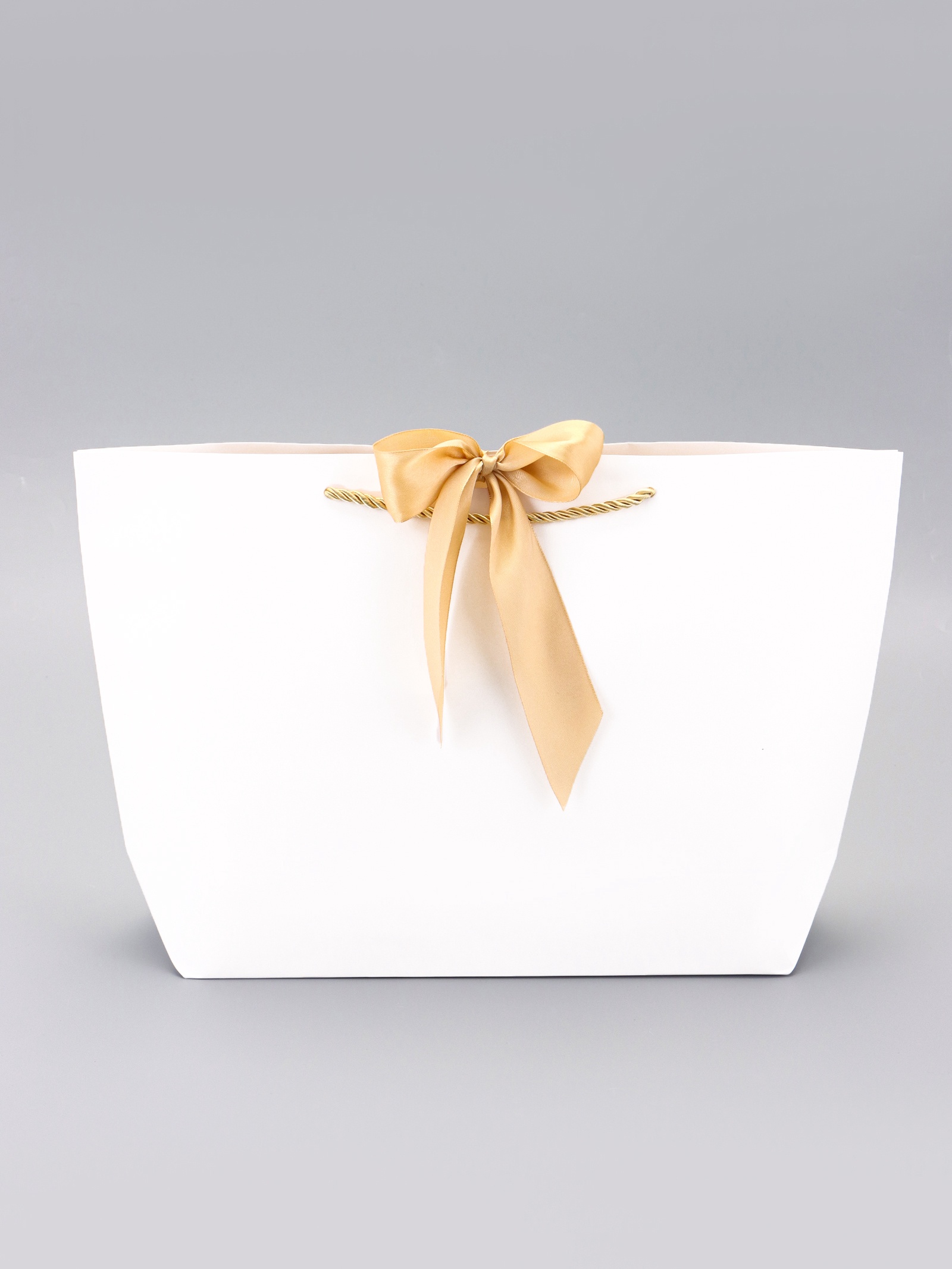 Пакет UPAK LAND подарочный с лентой белый - фото 3