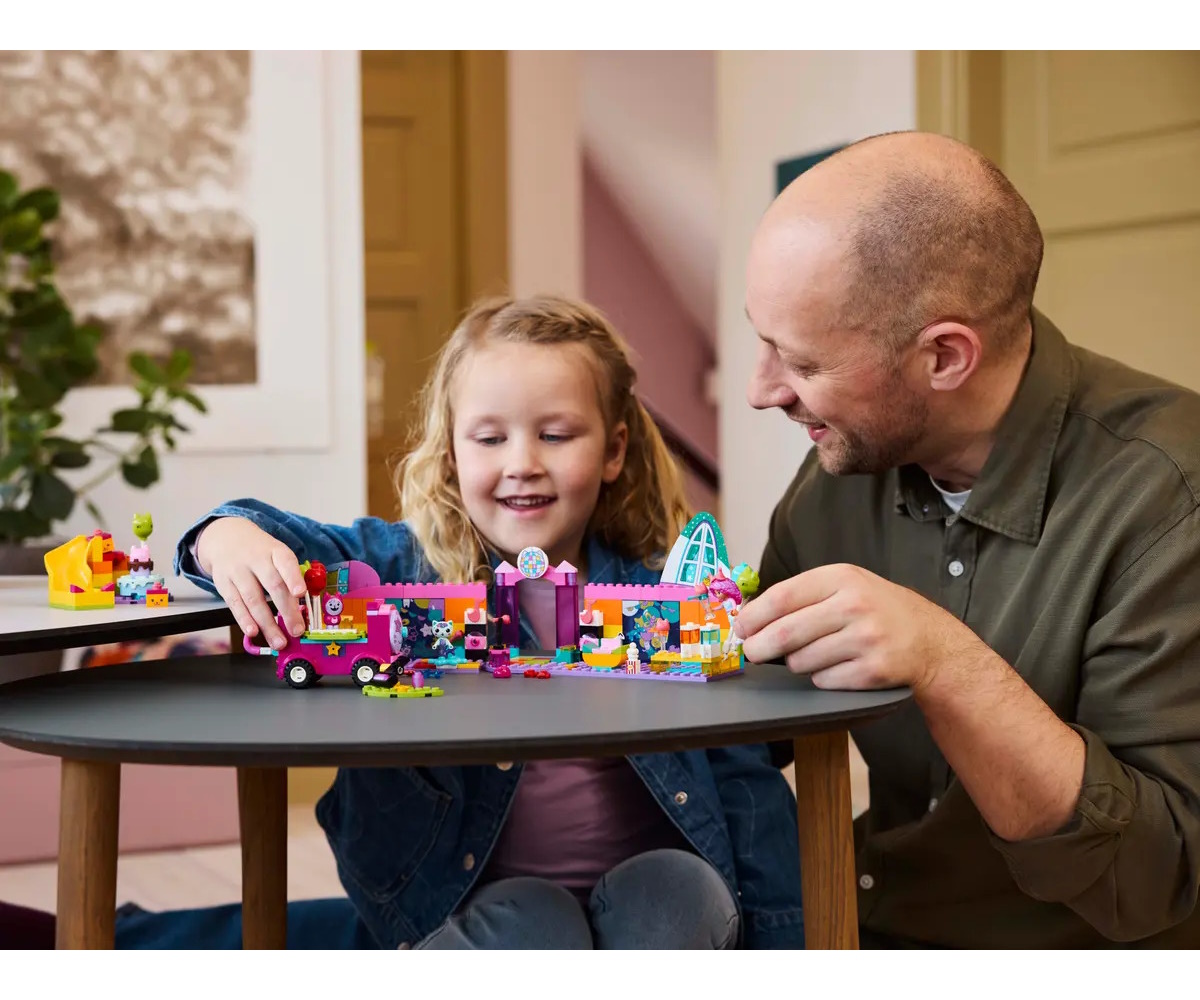 Конструктор LEGO Gabbys Dollhouse Комната для вечеринок Габби 252 дет. - фото 5