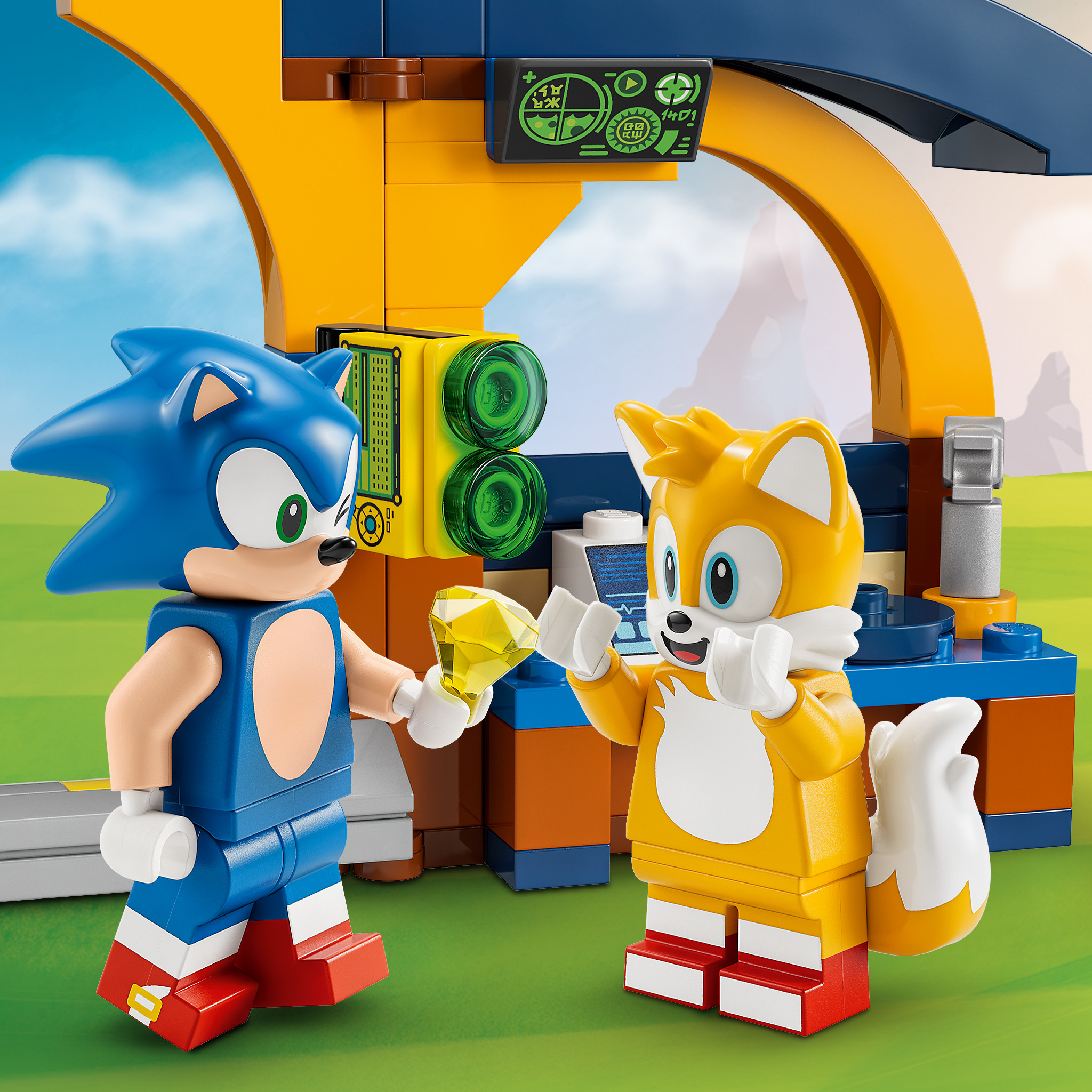 Конструктор LEGO Sonic the Hedgehog Мастерская Тейлза и самолет 376 дет. - фото 10