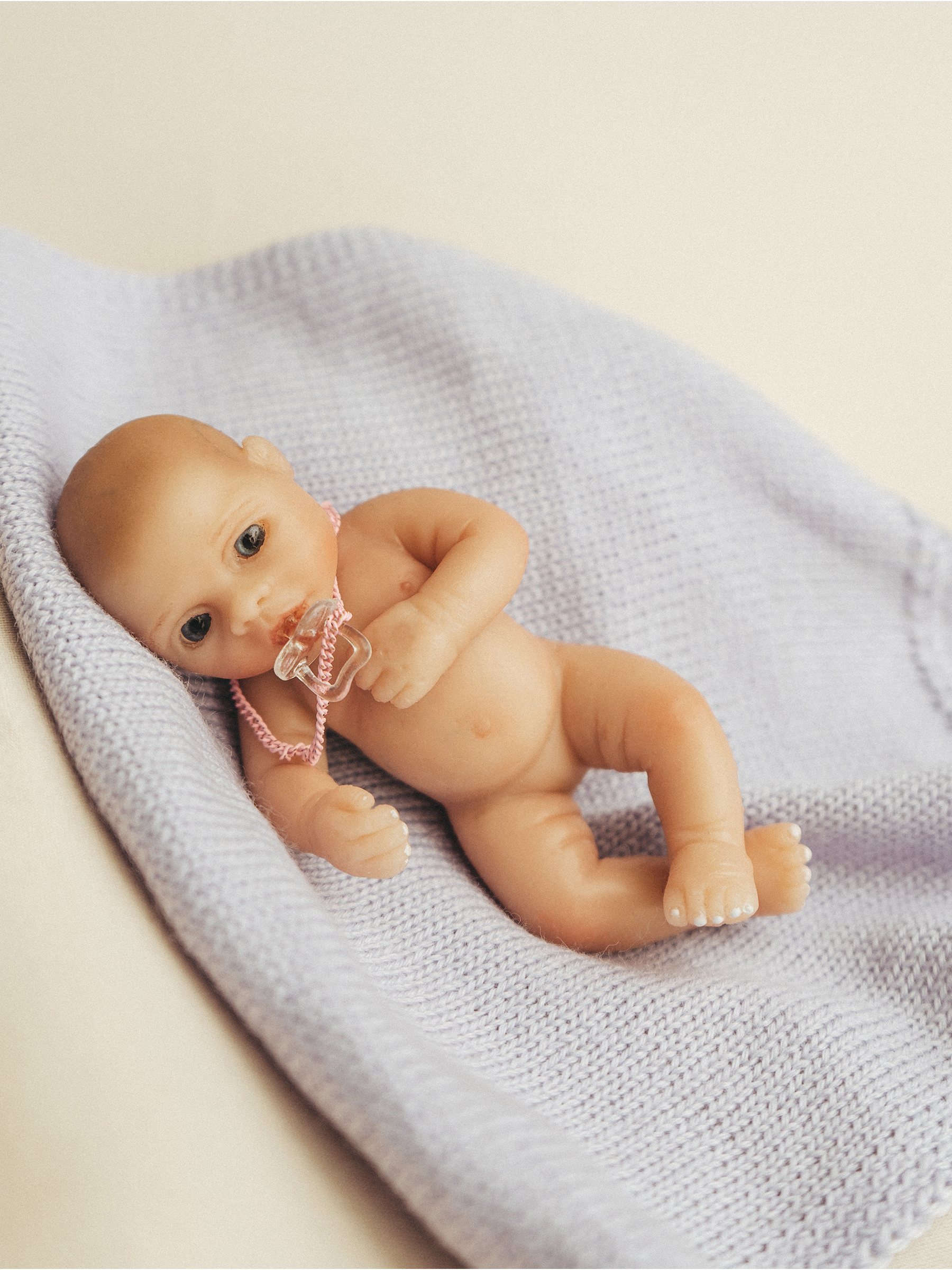 Кукла мини Magic Manufactory Magic baby Пупс Reborn голубой высота 12 см 4631165602271 - фото 6