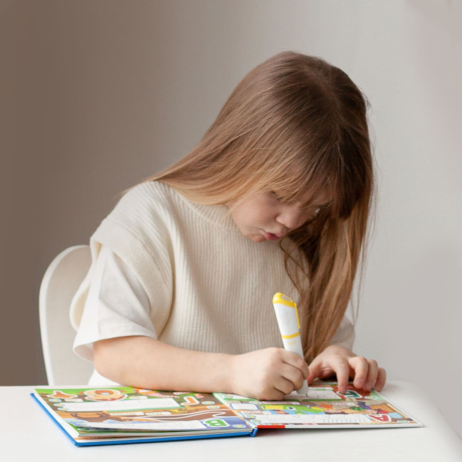 Книга для озвучивания BertToys Озорные буквы с прописями и заданиями (дополнение к Говоручке) - фото 14