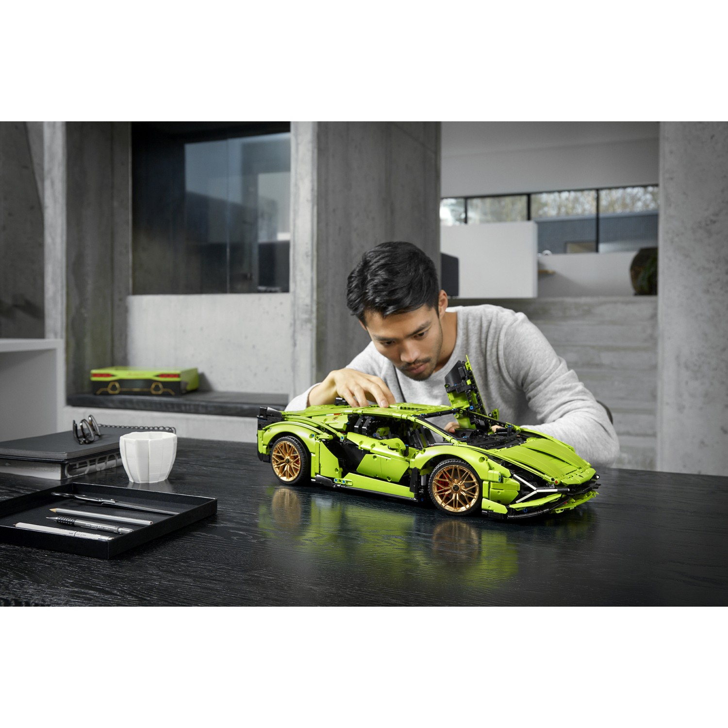 Конструктор LEGO Technic Lamborghini Sian 3696 дет. - фото 14