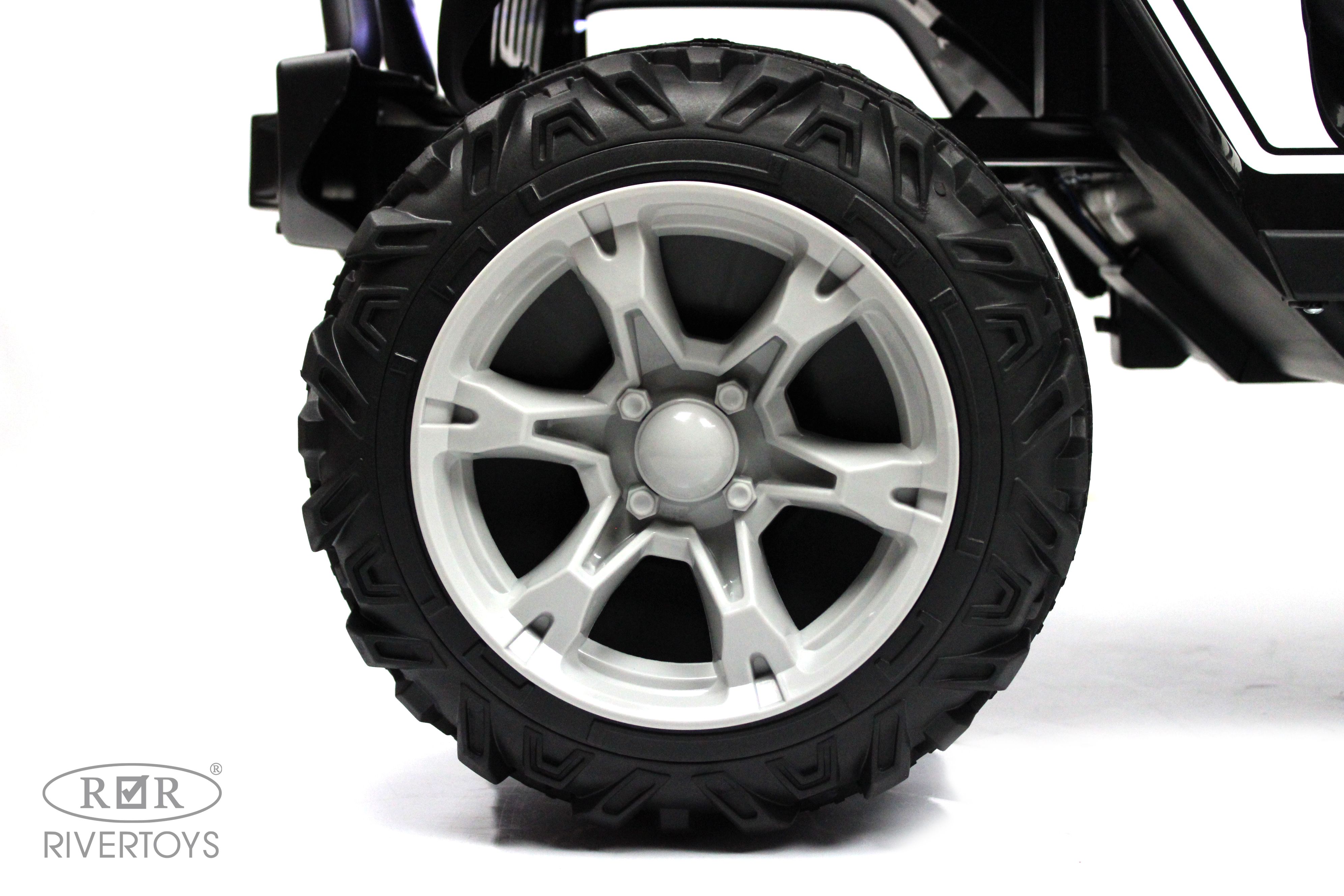 Электромобиль RIVERTOYS T222TT-4WD-BLACK С пультом ДУ - фото 17