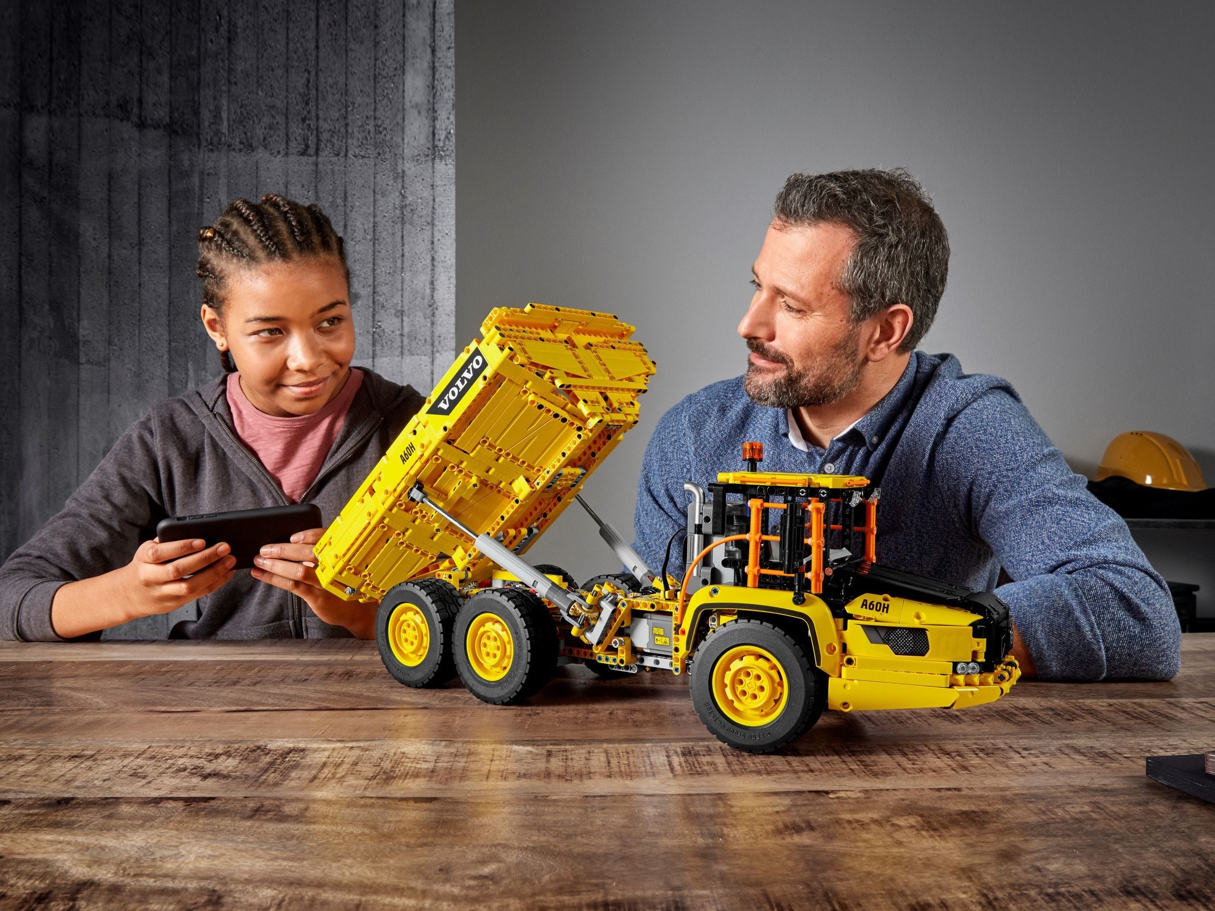 Конструктор LEGO Technic 42114 374 дет. - фото 4