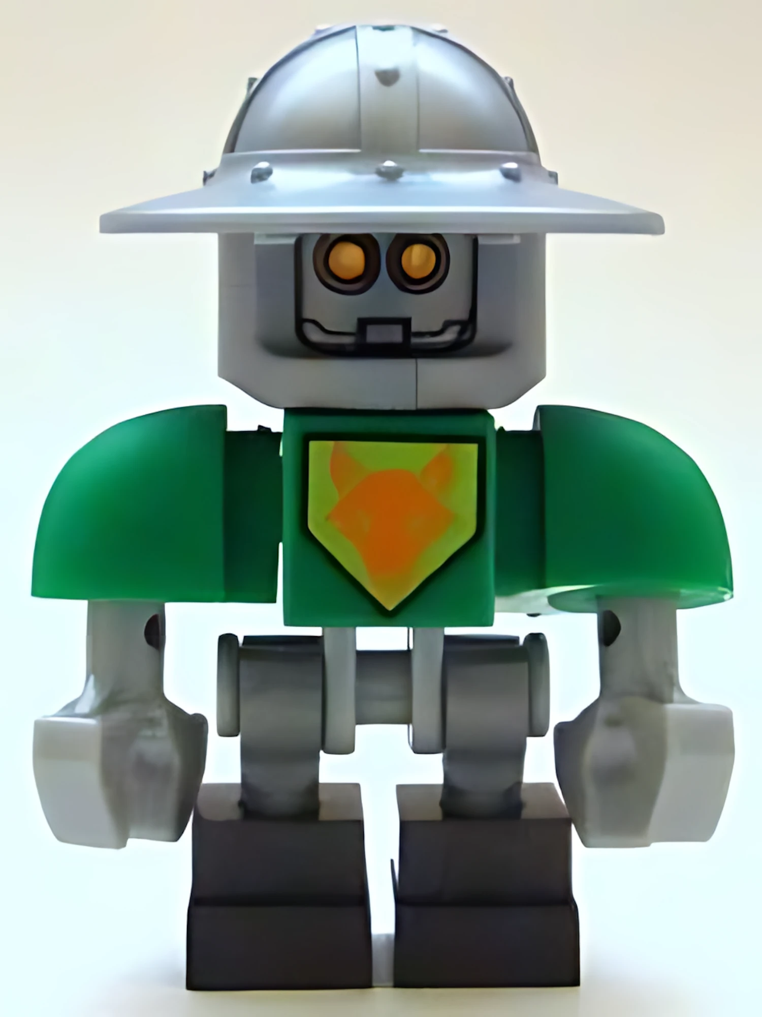 Фигурка LEGO Aaron Bot - фото 1