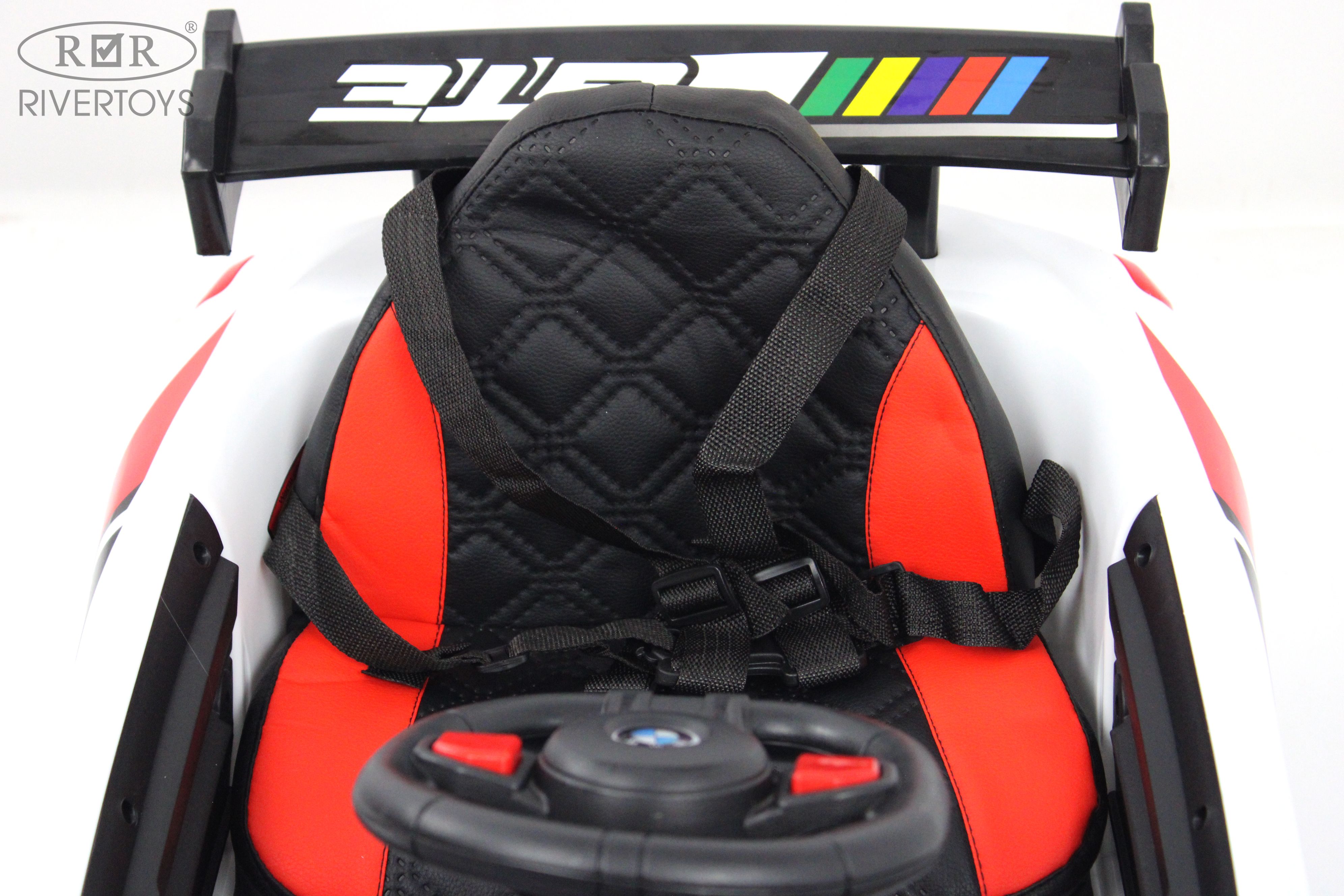 Электромобиль RIVERTOYS F444FF-WHITE С пультом ДУ - фото 15