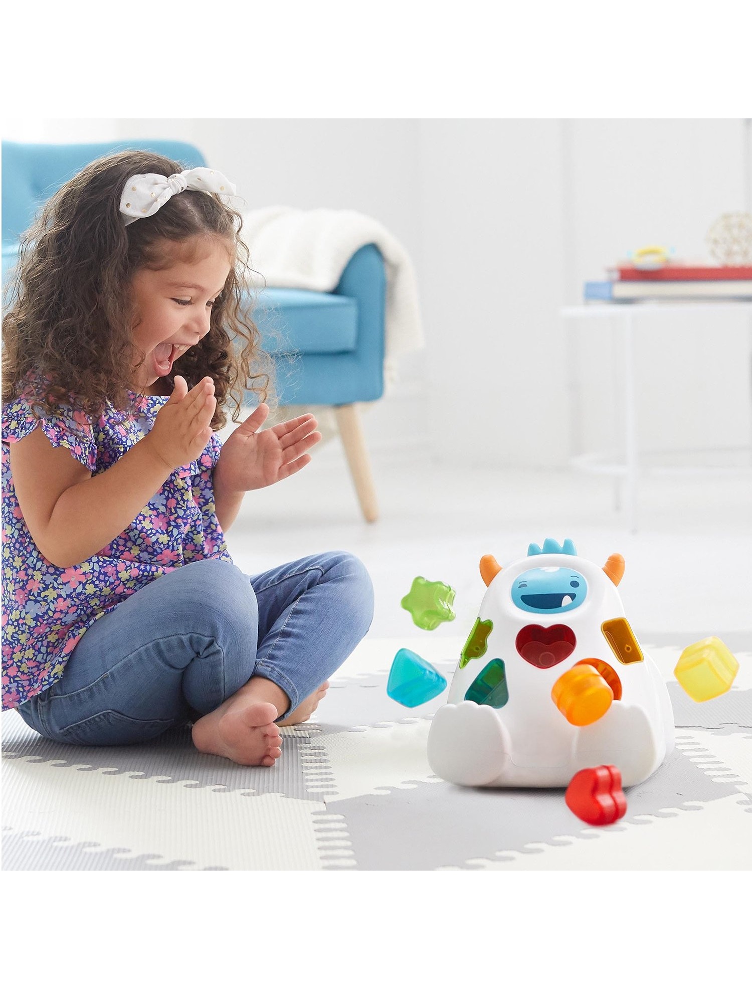 Игрушка Skip Hop развивающий центр Йети сортер интерактивный - фото 6